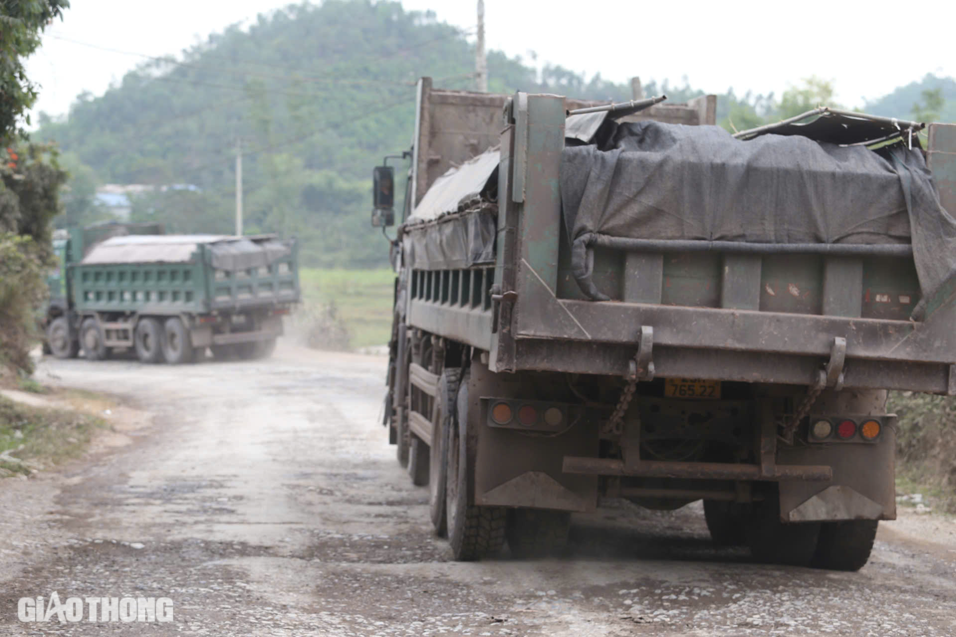 Người dân khốn khổ lưu thông trên đường tỉnh 261 ở Thái Nguyên- Ảnh 9.