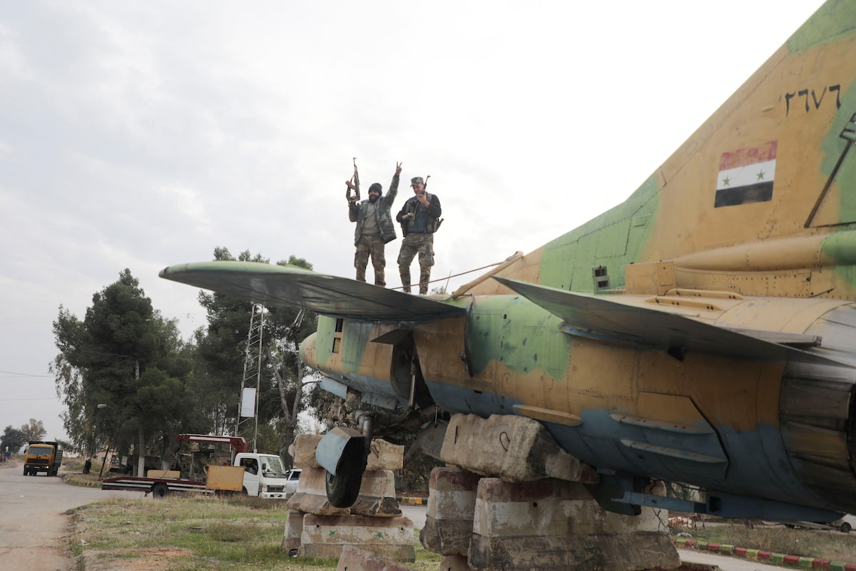 Phiến quân tại Syria kiểm soát thành phố chiến lược, cắt đứt kết nối thủ đô với bờ biển- Ảnh 1.