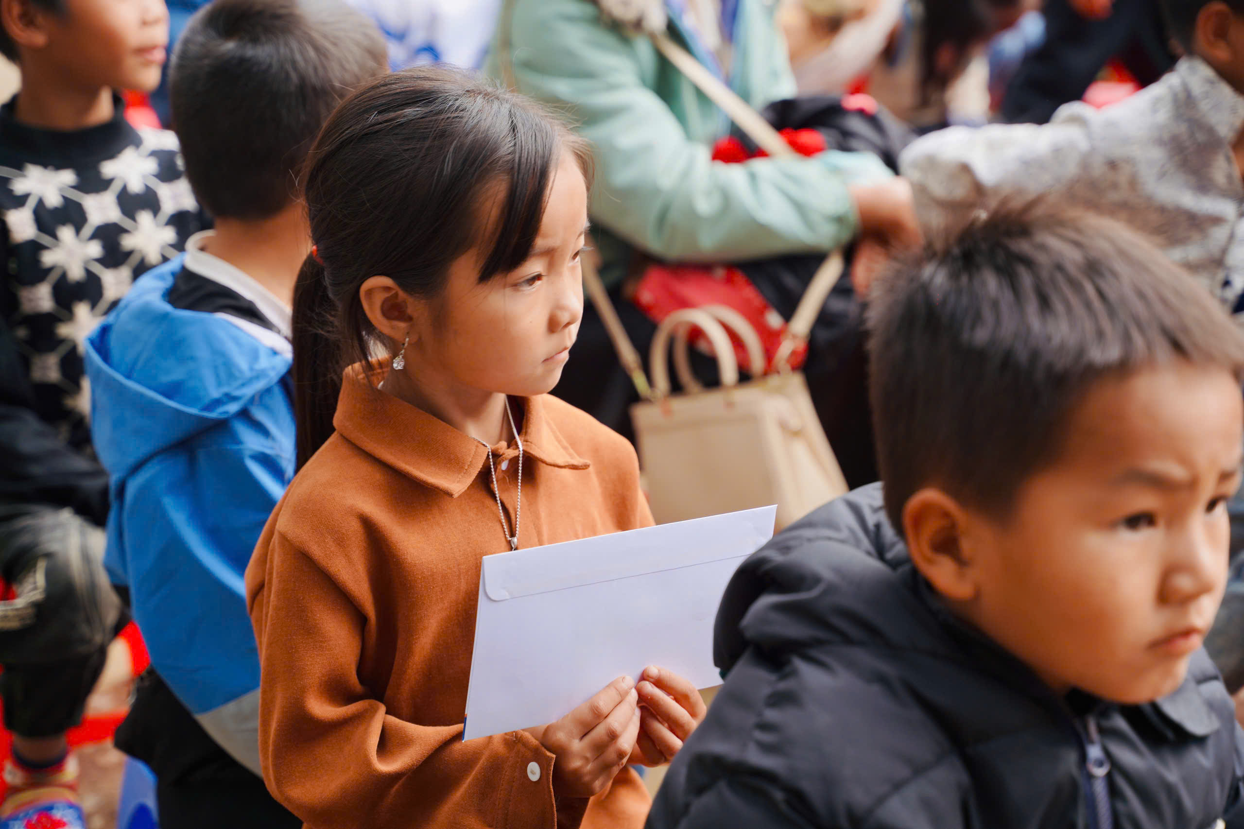 Đoàn Thanh niên Bộ GTVT trao quà cho học sinh vùng cao tỉnh Lai Châu- Ảnh 6.