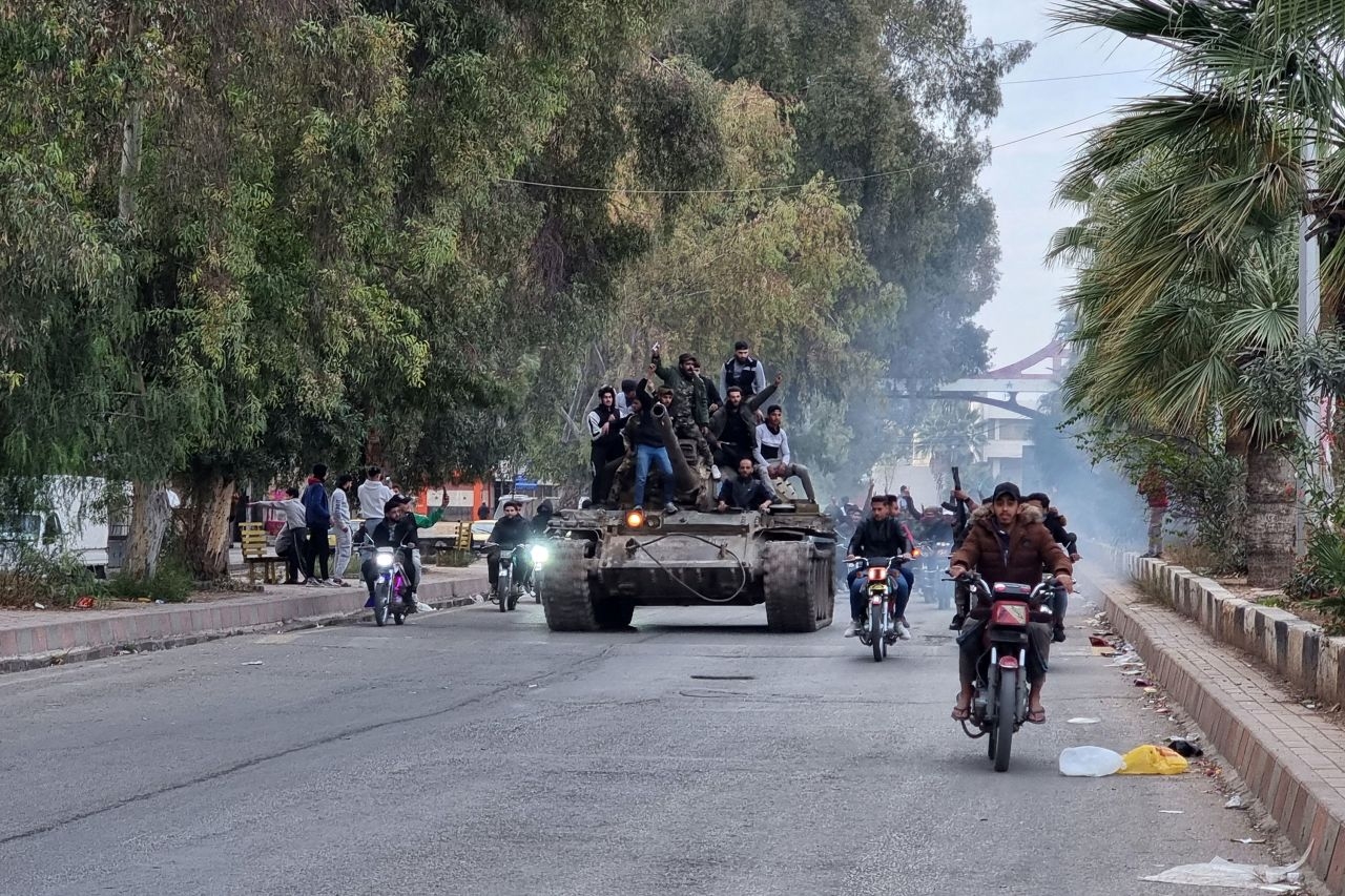 Syria: Liên minh phiến quân tuyên bố chiếm thủ đô Damascus gồm những lực lượng nào?- Ảnh 1.