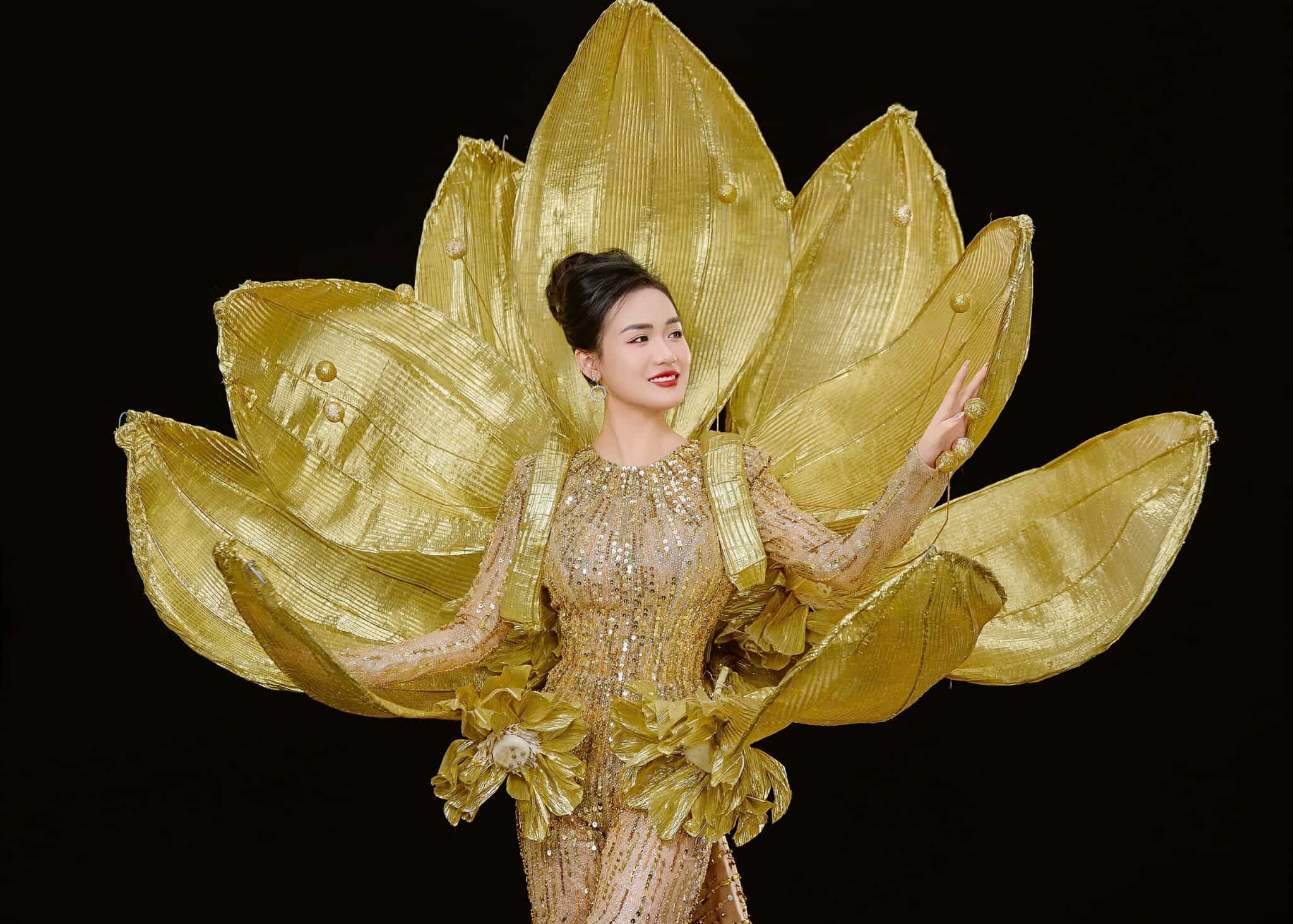 Đại diện Việt Nam Vũ Thị Hoa đăng quang Mrs Earth International 2024- Ảnh 3.