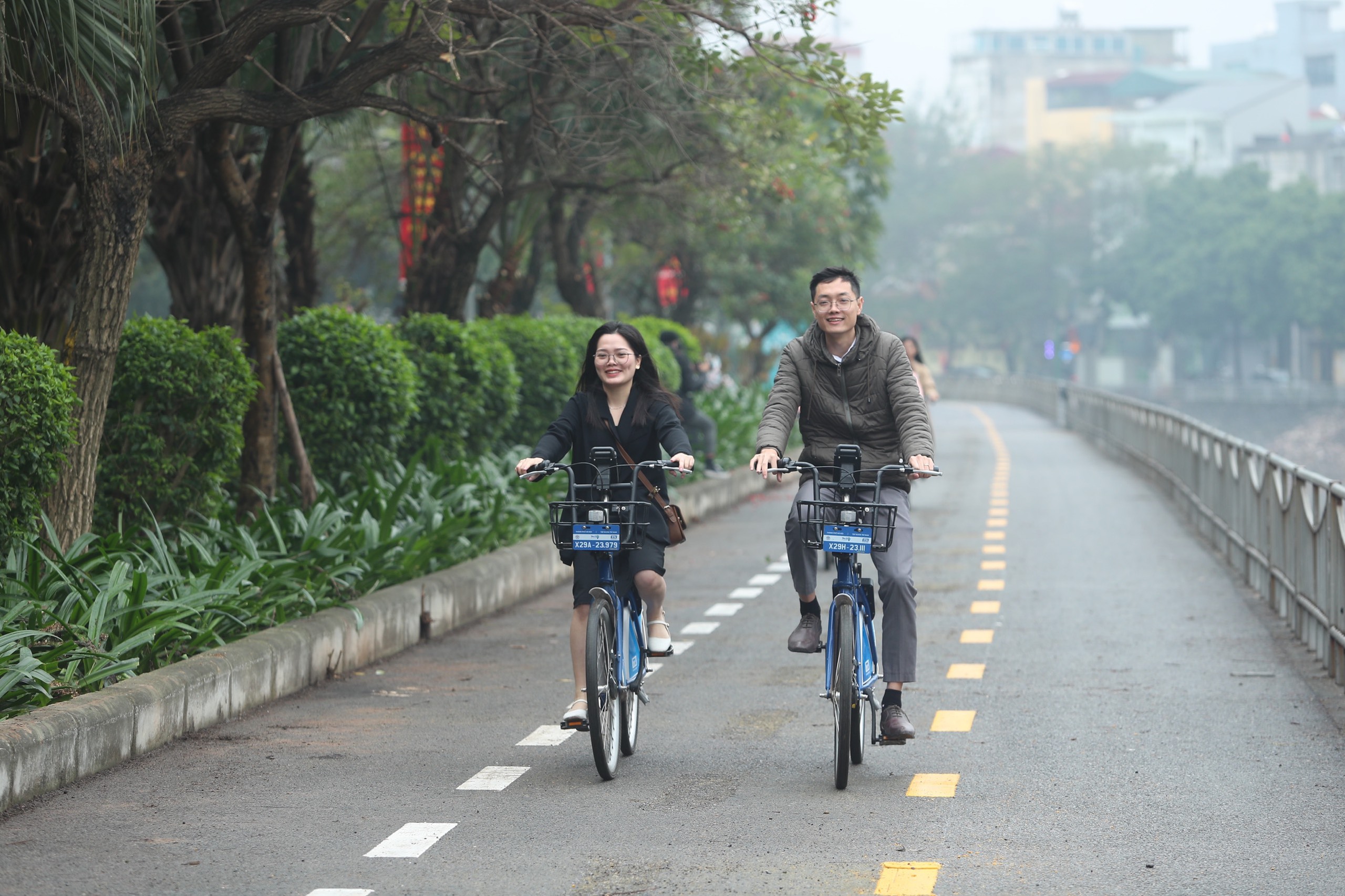 Hà Nội: Chính thức khánh thành làn đường riêng cho xe đạp- Ảnh 1.