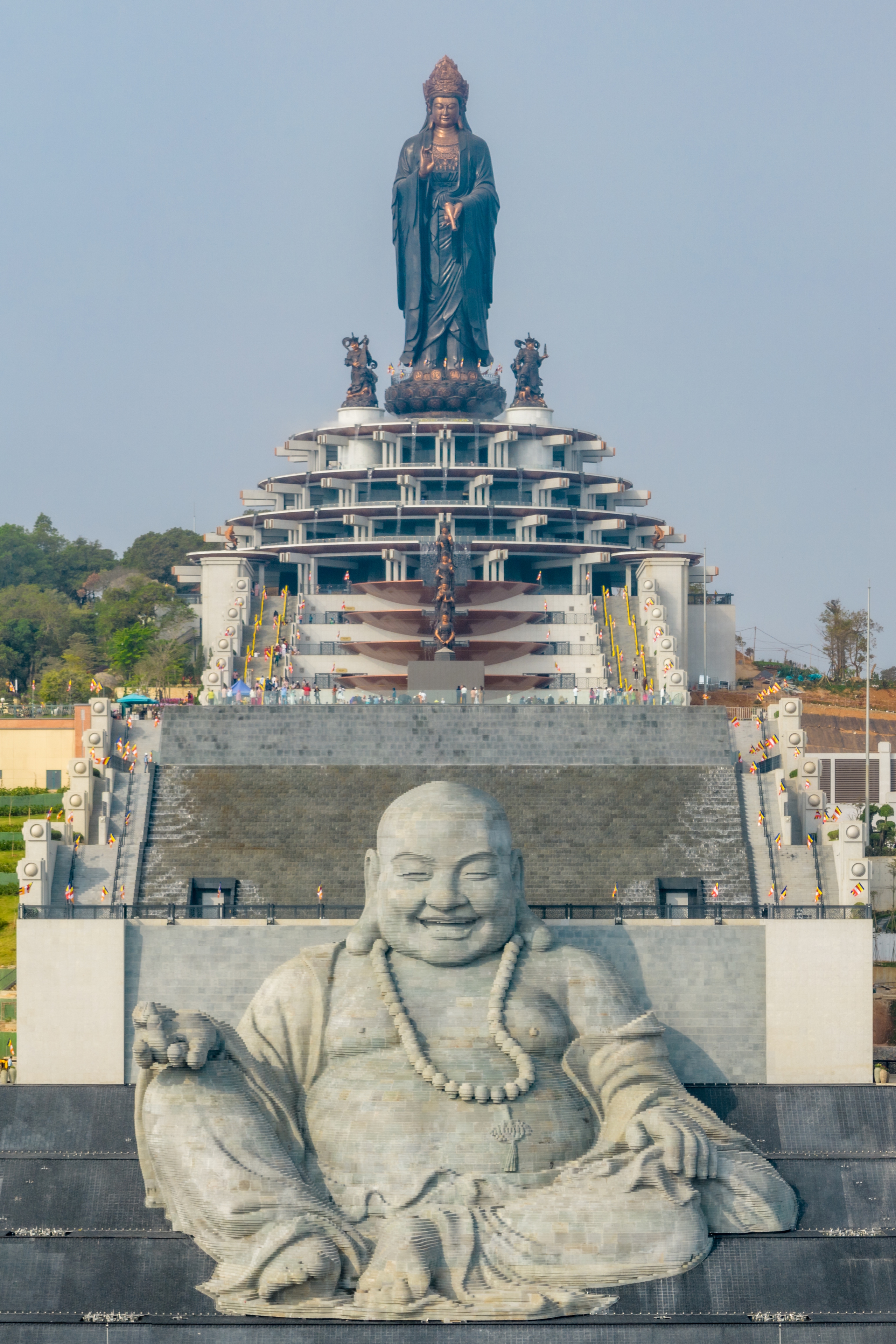 Chiêm bái tượng Phật Di Lặc ghép từ 6.688 phiến đá sa thạch ở Tây Ninh- Ảnh 2.