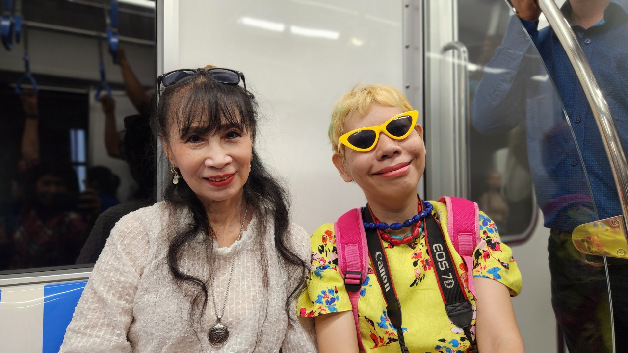 Văn nghệ sĩ cùng kiều bào trên chuyến tàu metro Bến Thành - Suối Tiên ngày cận Tết- Ảnh 6.
