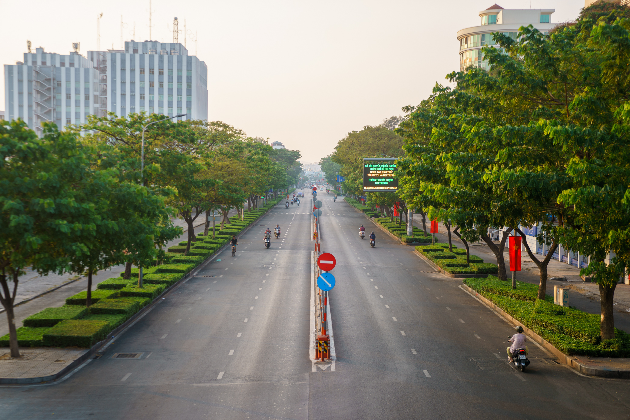 TP.HCM: Những khoảnh khắc chỉ có sáng mùng 1 Tết- Ảnh 4.