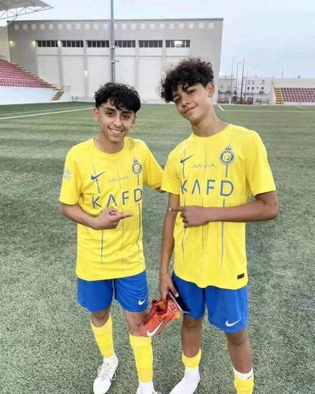 Con trai 13 tuổi làm được điều Ronaldo cũng bó tay tại Al Nassr- Ảnh 1.