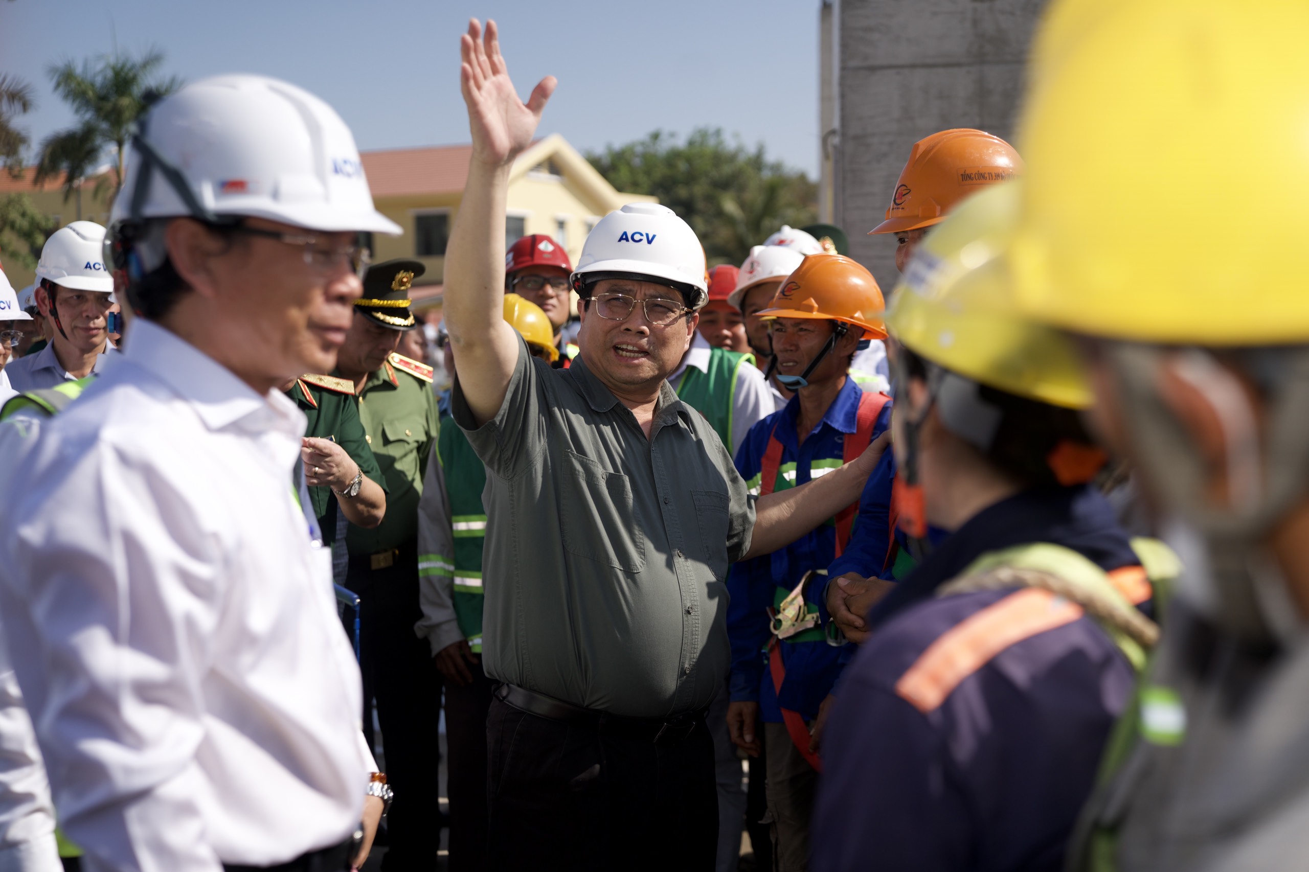 Thủ tướng: Nỗ lực hoàn thành nhà ga T3 sân bay Tân Sơn Nhất vào 30/4/2025- Ảnh 4.