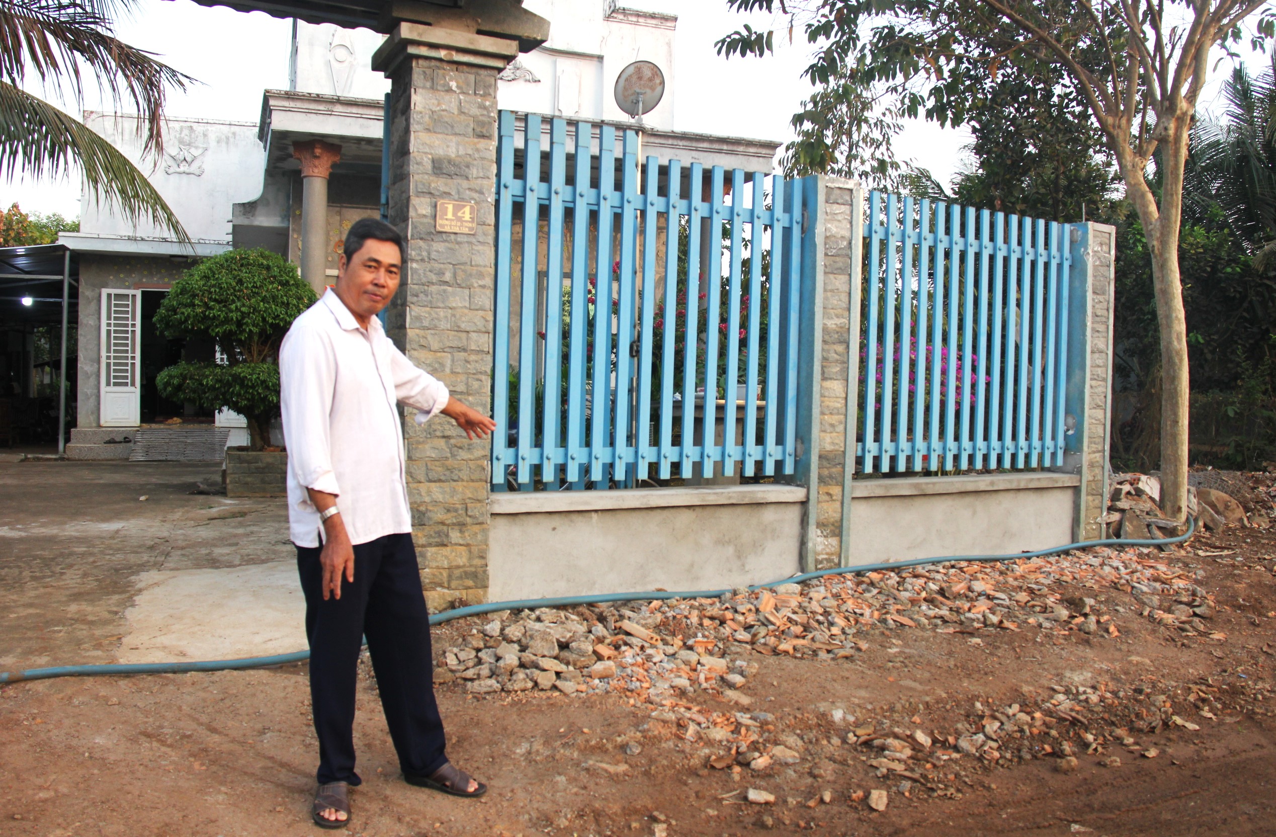 Người dân đồng lòng hiến đất làm đường ở xã nông thôn mới đầu tiên ở Bình Thuận- Ảnh 2.