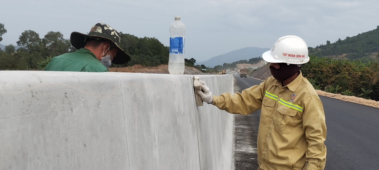 Công trường cao tốc Vân Phong - Nha Trang hối hả thi công đầu Xuân- Ảnh 8.