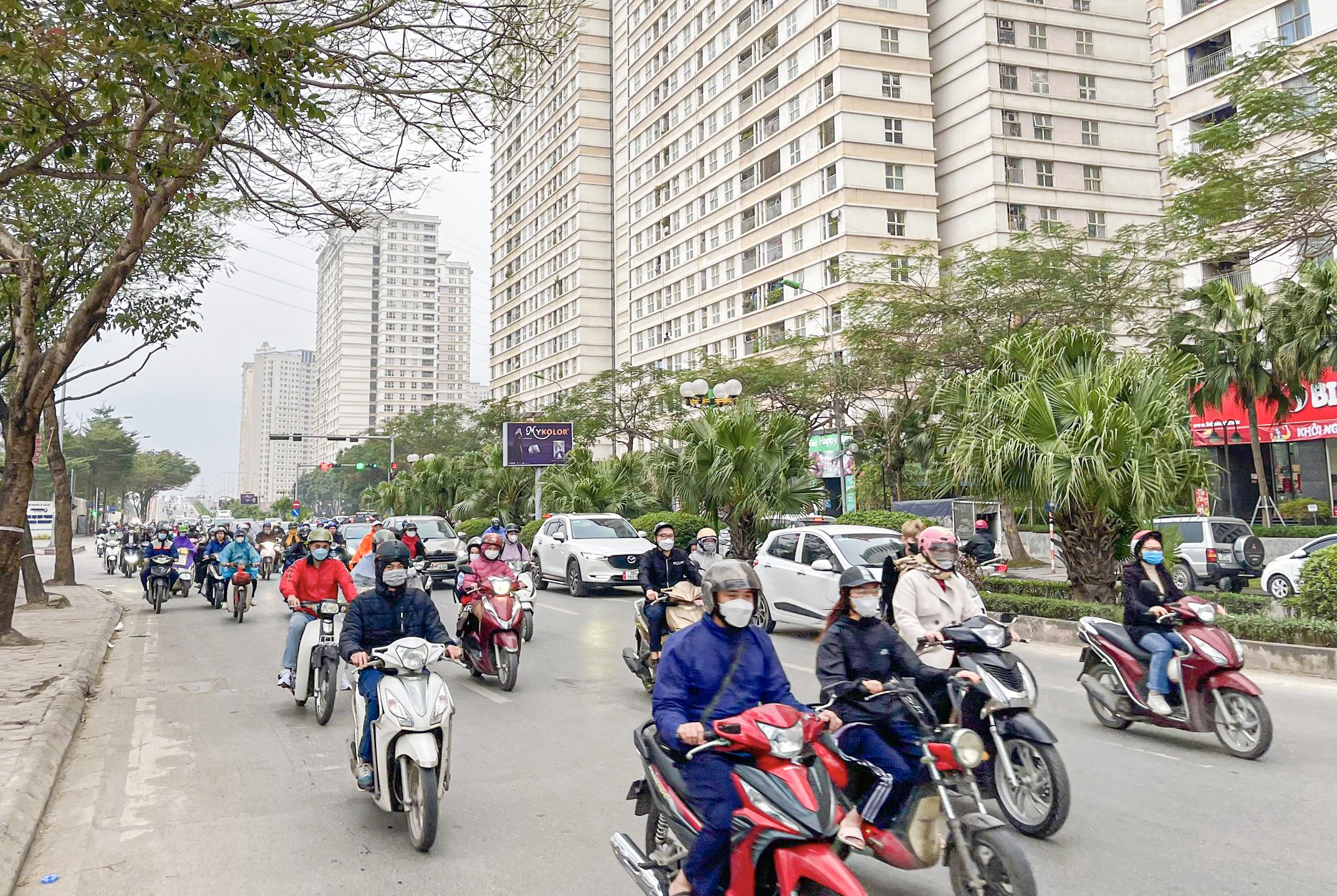Ngày đầu người dân đi làm sau Tết, đường phố Hà Nội thông thoáng khác lạ- Ảnh 6.