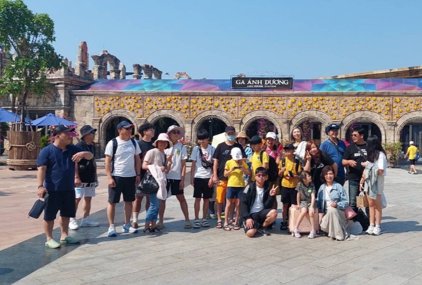 Gần 300 du khách Đài Loan mắc kẹt ở Phú Quốc được hỗ trợ về nước- Ảnh 1.