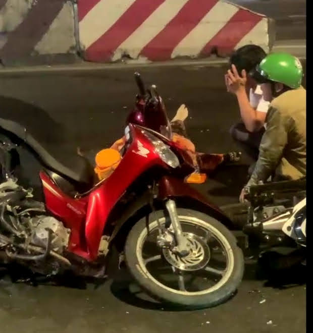 Tài xế xe tải tông 3 xe máy trên quốc lộ 1 ở Tiền Giang, làm 1 người chết khai gì?- Ảnh 2.