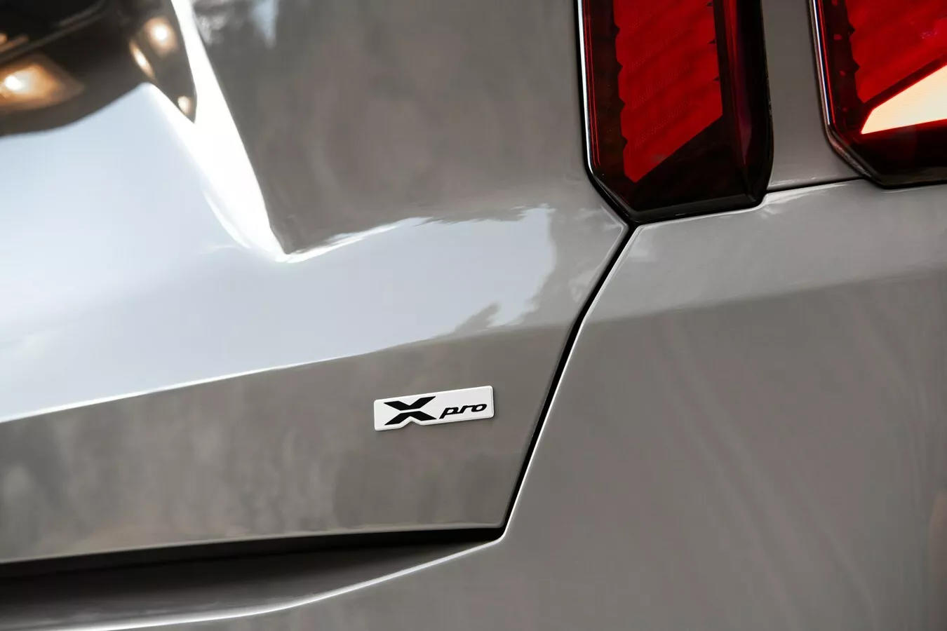 Kia Sorento 2024 có giá bán chính thức từ 782 triệu đồng