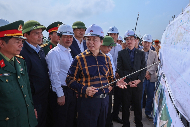 Phó thủ tướng Trần Hồng Hà kiểm tra tiến độ dự án đường dây 500kV- Ảnh 1.