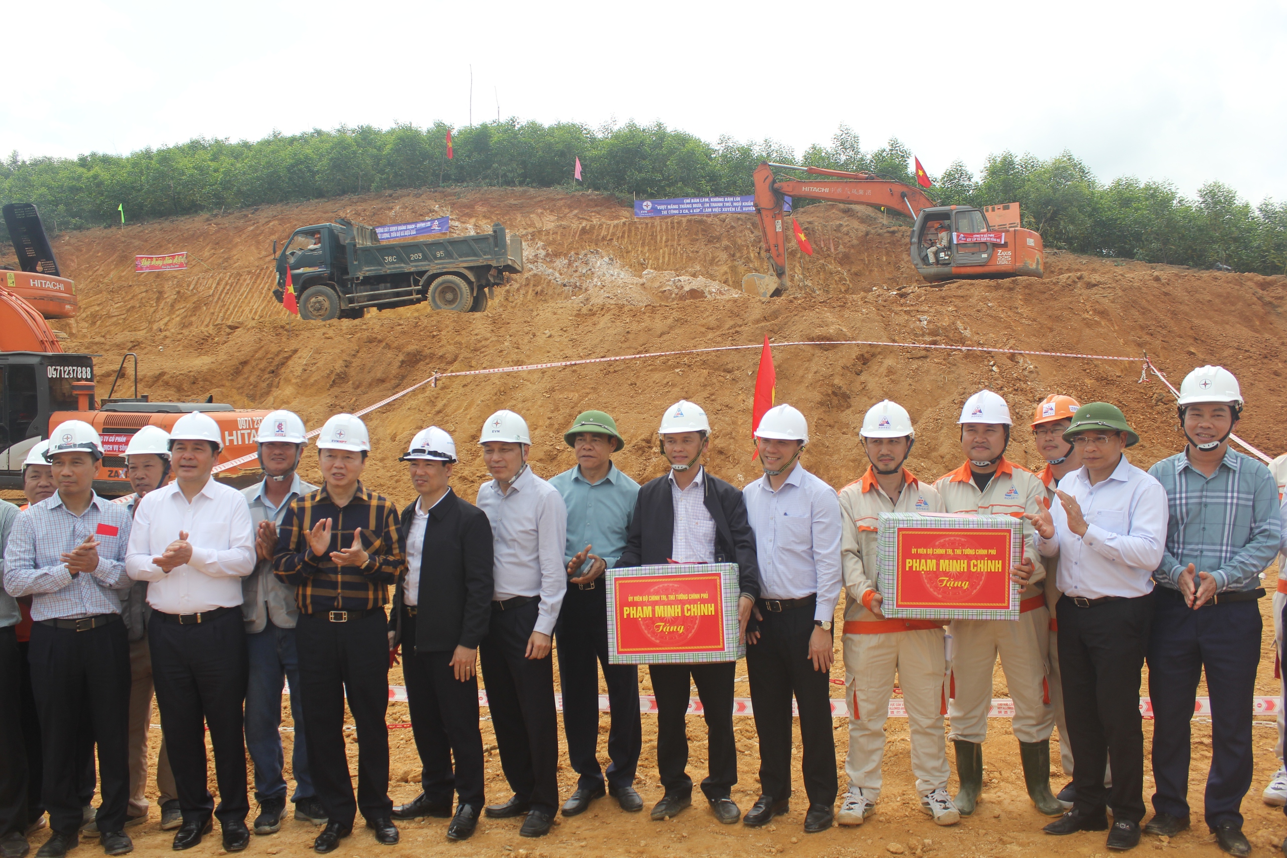 Phó thủ tướng Trần Hồng Hà kiểm tra tiến độ dự án đường dây 500kV- Ảnh 2.