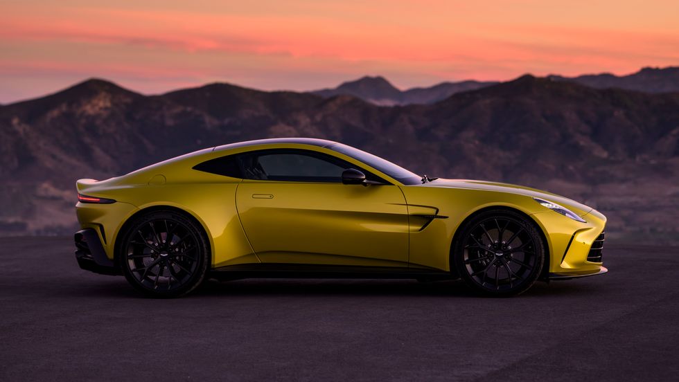 Aston Martin Vantage ra mẫu mới, mạnh mẽ hơn- Ảnh 4.