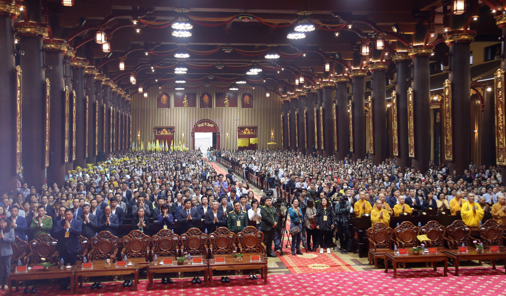 Hàng vạn du khách về khai hội xuân Yên Tử, giao thông thuận lợi- Ảnh 1.