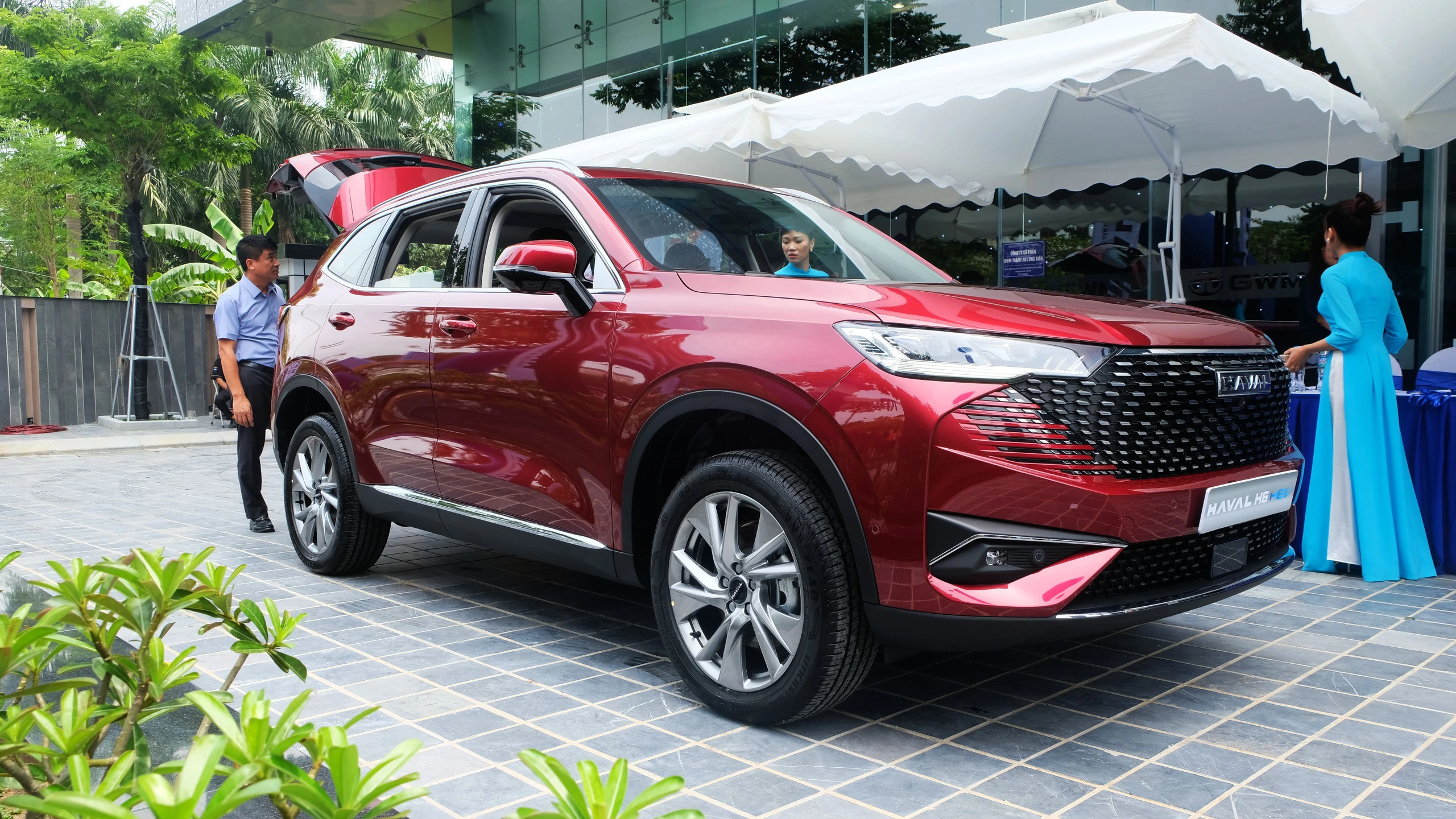 Ô tô Trung Quốc giảm giá mạnh đầu năm mới- Ảnh 1.