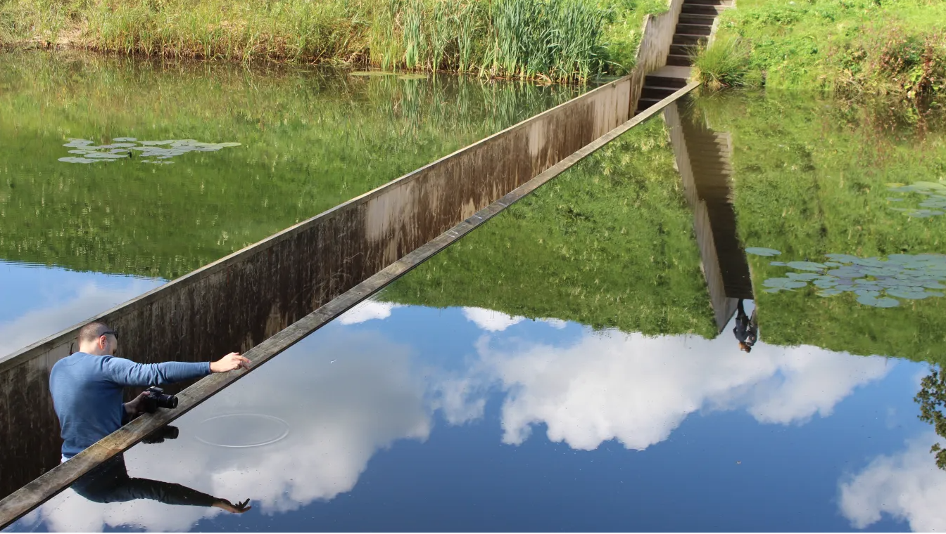 Khám phá cây cầu độc đáo nằm ẩn mình dưới mặt nước tại Hà Lan- Ảnh 2.