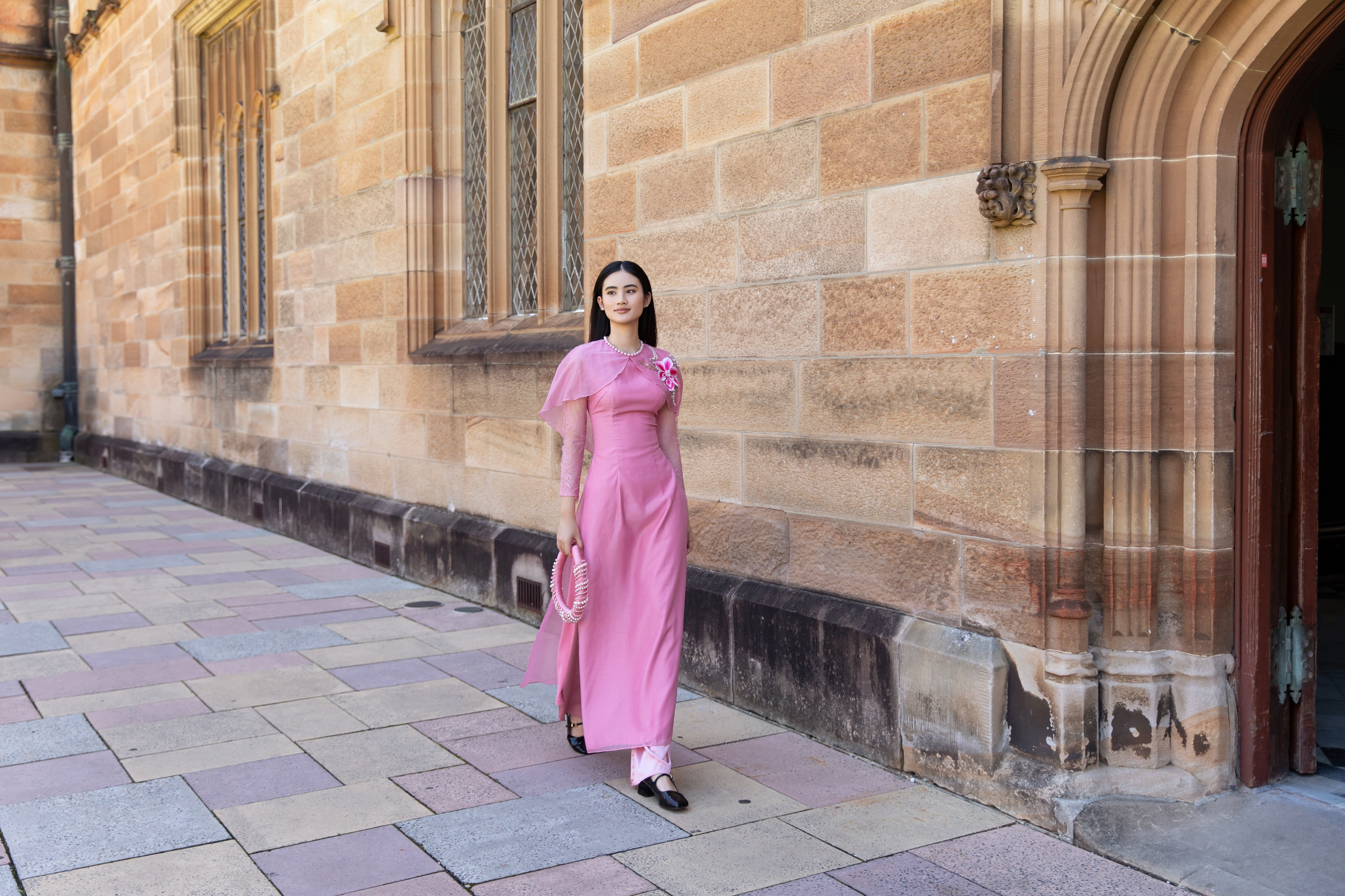 Hoa hậu Ý Nhi rạng rỡ trong tà áo dài tại Úc- Ảnh 5.