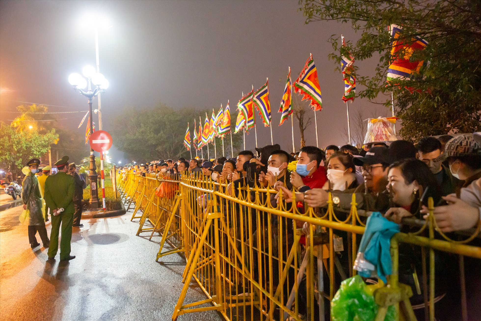 Hơn 2.500 công an đảm bảo an ninh trật tự lễ khai ấn đền Trần Nam Định- Ảnh 1.