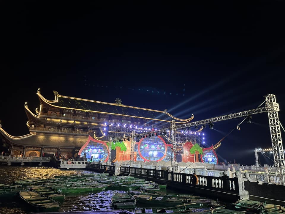 Nghìn người chen chân dự khai hội chùa Tam Chúc- Ảnh 7.