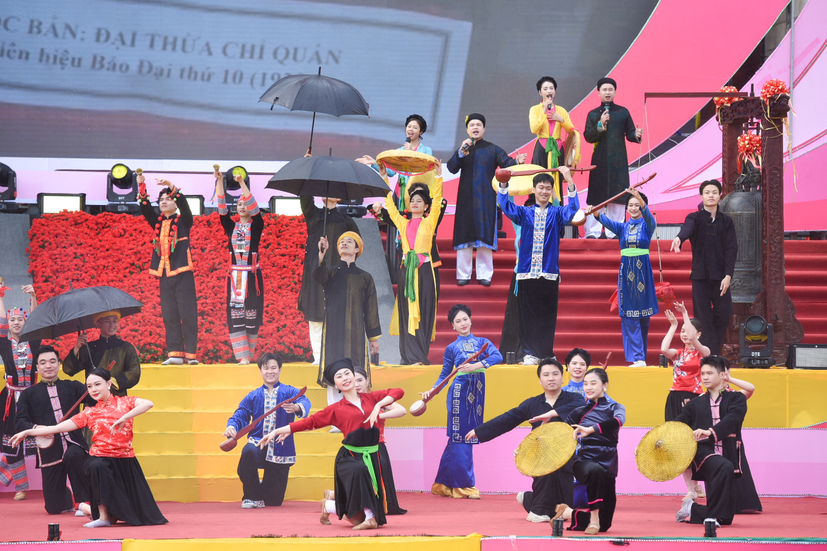 Hơn 15 nghìn người đội mưa, chen chân dự lễ khai hội xuân Tây Yên Tử- Ảnh 4.