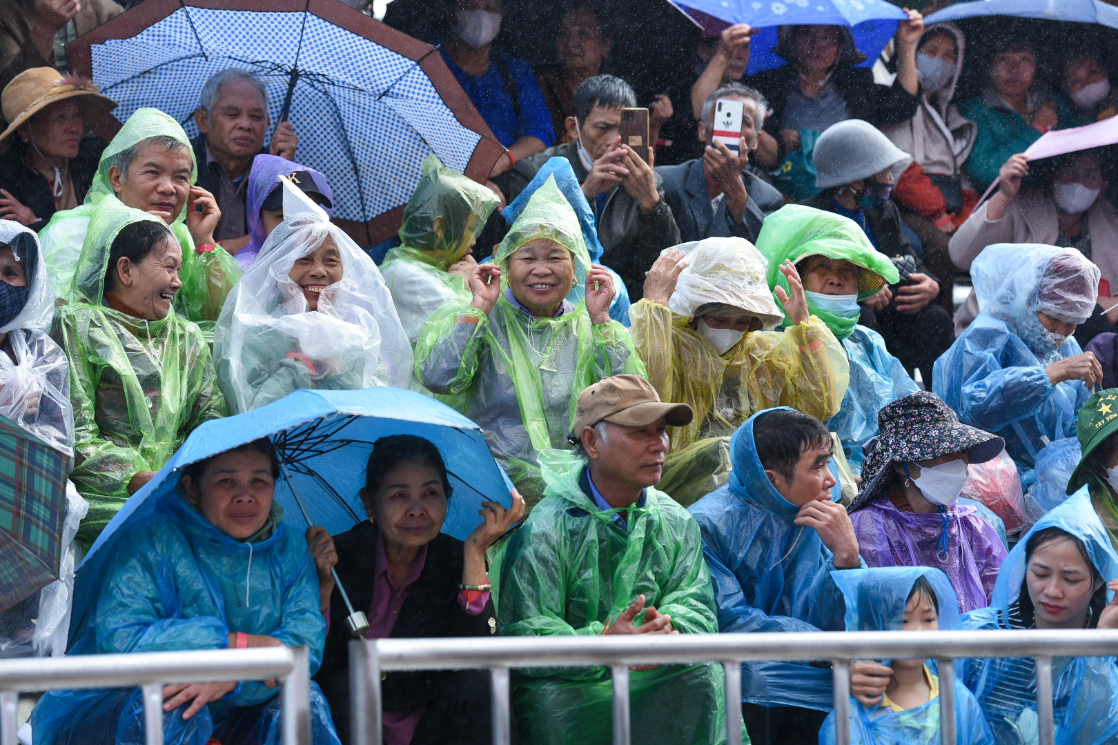 Hơn 15 nghìn người đội mưa, chen chân dự lễ khai hội xuân Tây Yên Tử- Ảnh 5.