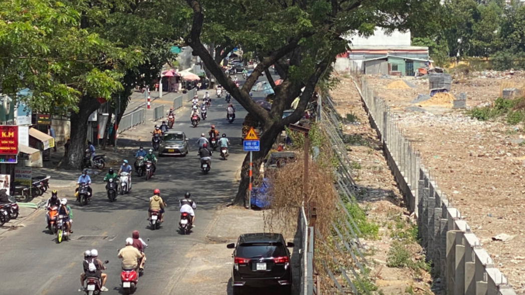 Người dân đồng loạt tháo dỡ nhà, mở rộng đường vào ga T3 sân bay Tân Sơn Nhất- Ảnh 9.