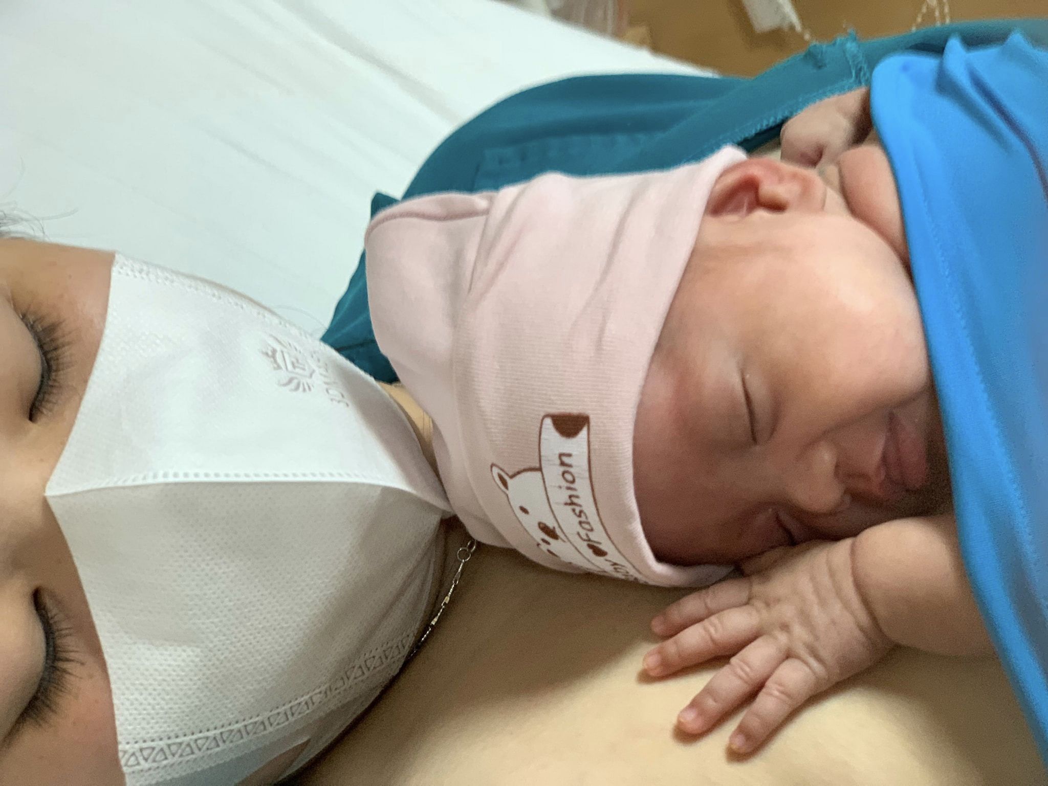 Hành trình hồi sinh bé gái sinh non chỉ nặng 550 gram- Ảnh 3.