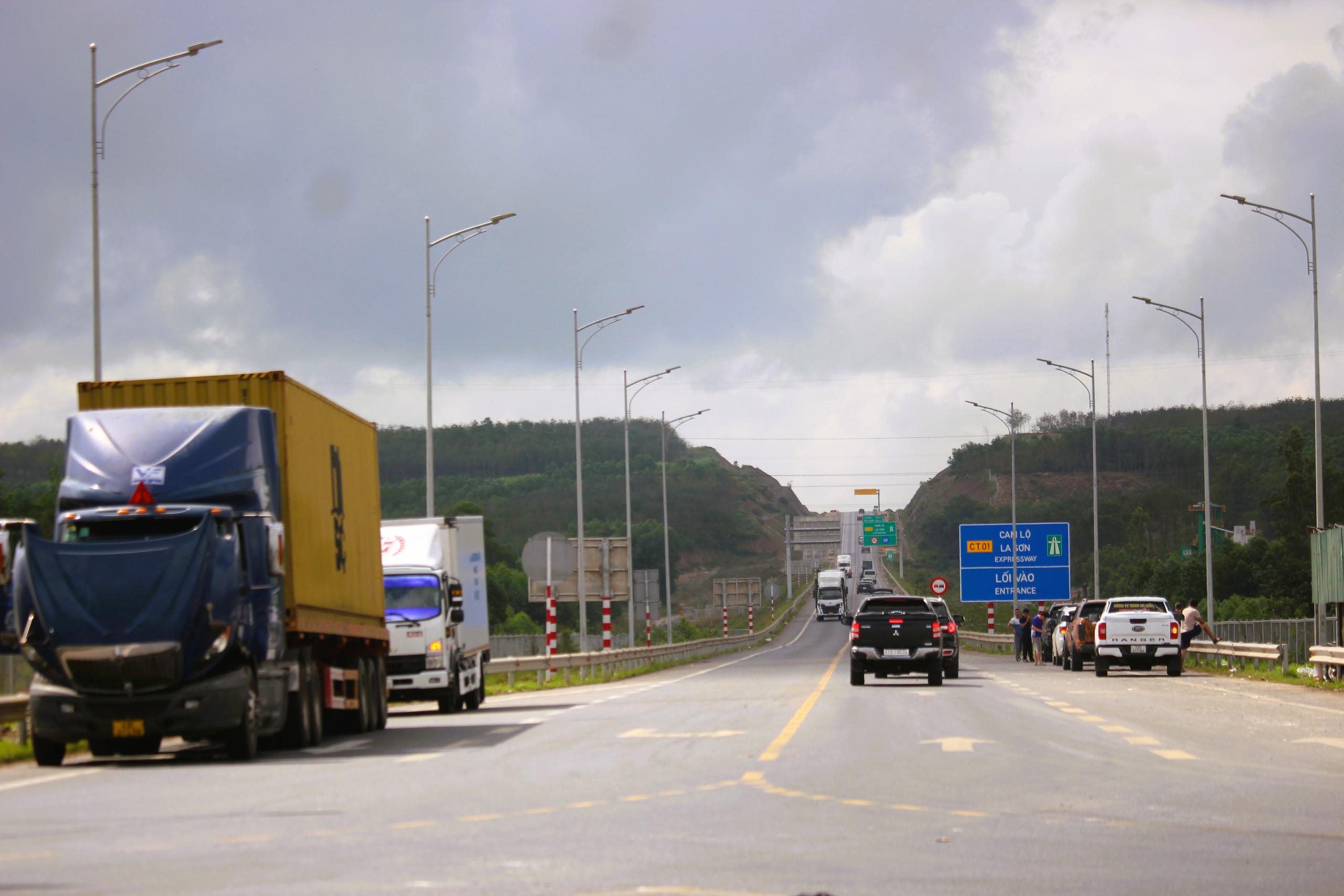 Hoàn thành rà soát, đề xuất nhiều giải pháp tổ chức giao thông cao tốc Cam Lộ - La Sơn- Ảnh 1.
