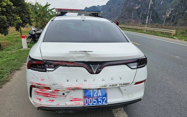 Lời khai của tài xế xe khách đánh võng 8km, đâm hỏng xe CSGT- Ảnh 3.