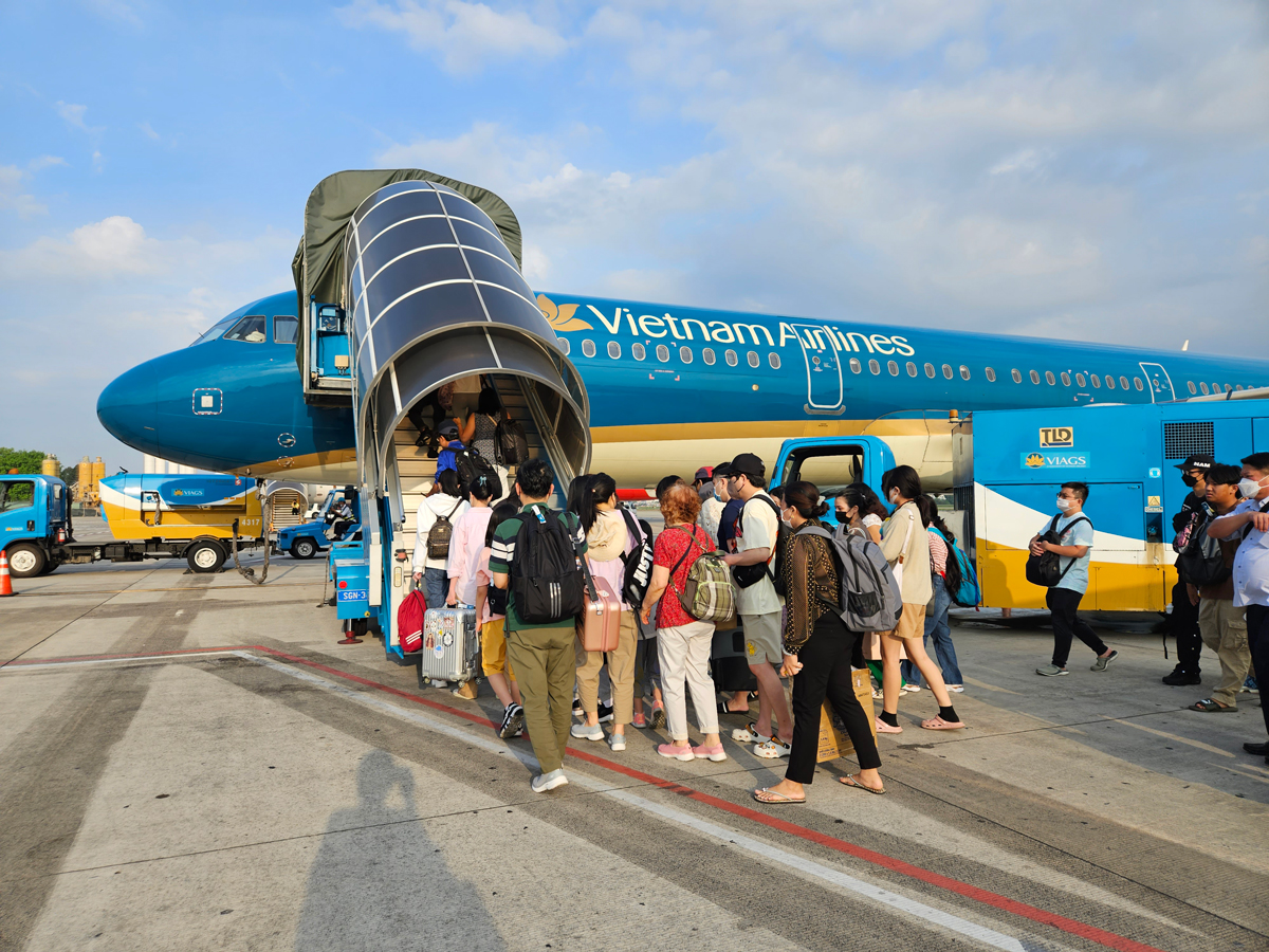 Tổng giám đốc Vietnam Airlines nói về việc tăng trần vé máy bay- Ảnh 1.