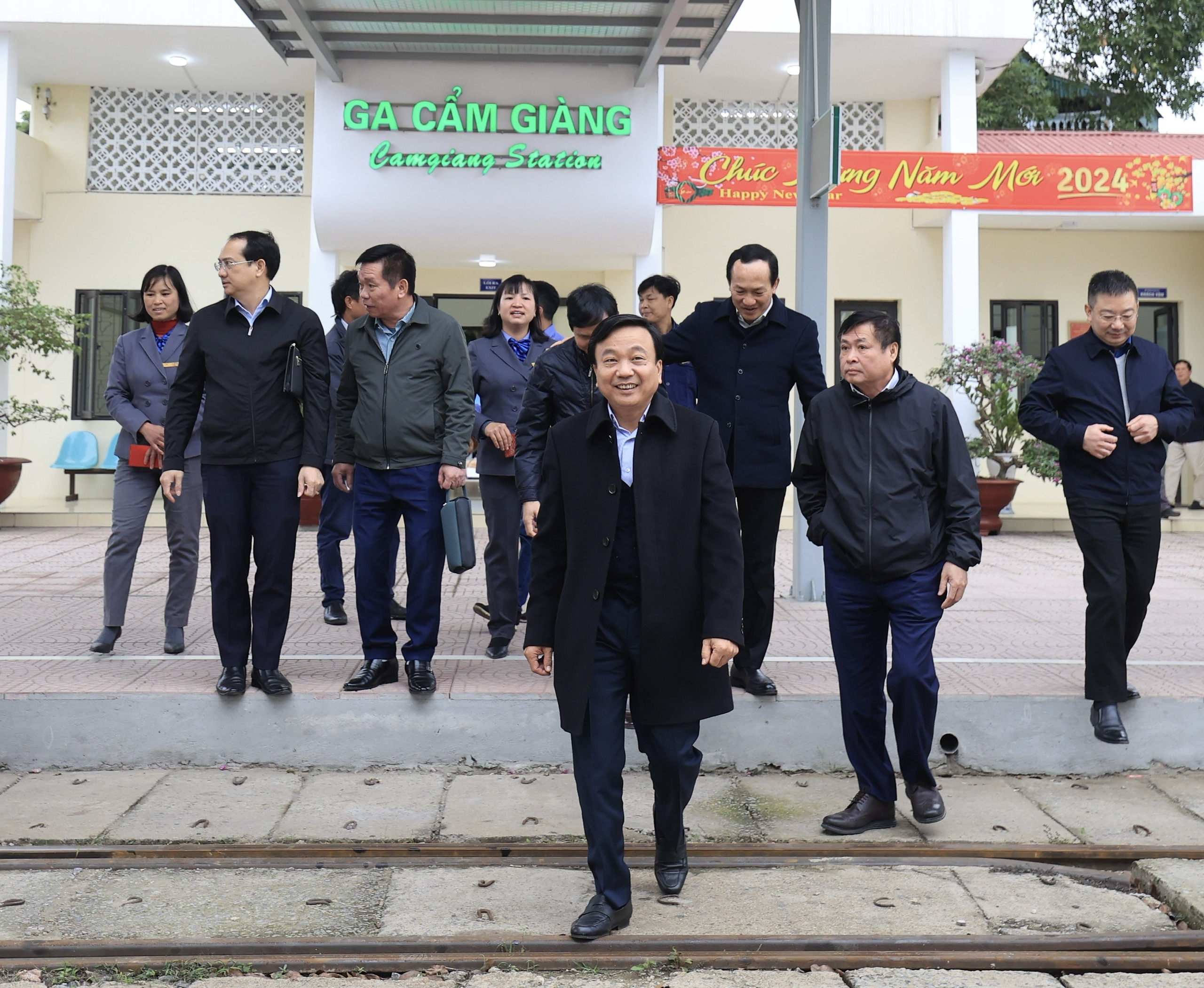 Thứ trưởng Nguyễn Danh Huy thị sát tuyến đường sắt Hà Nội - Hải Phòng- Ảnh 10.