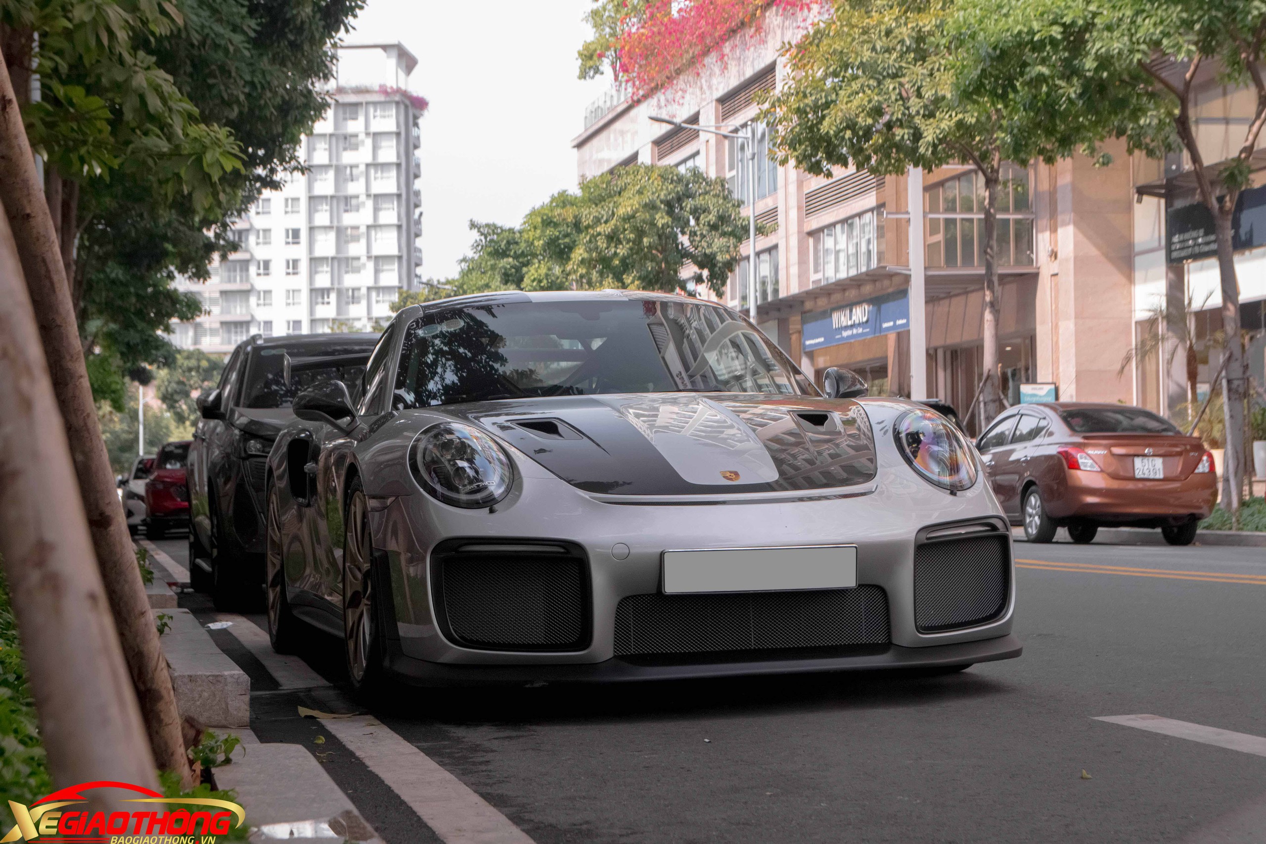 Cận cảnh Porsche 911 mạnh nhất lịch sử trên đường phố Việt- Ảnh 4.