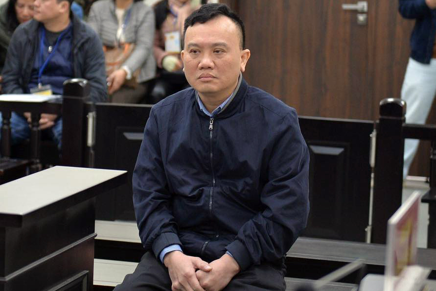 Cựu giám đốc CDC Hà Nội nhập viện, tòa hoãn xét xử- Ảnh 1.