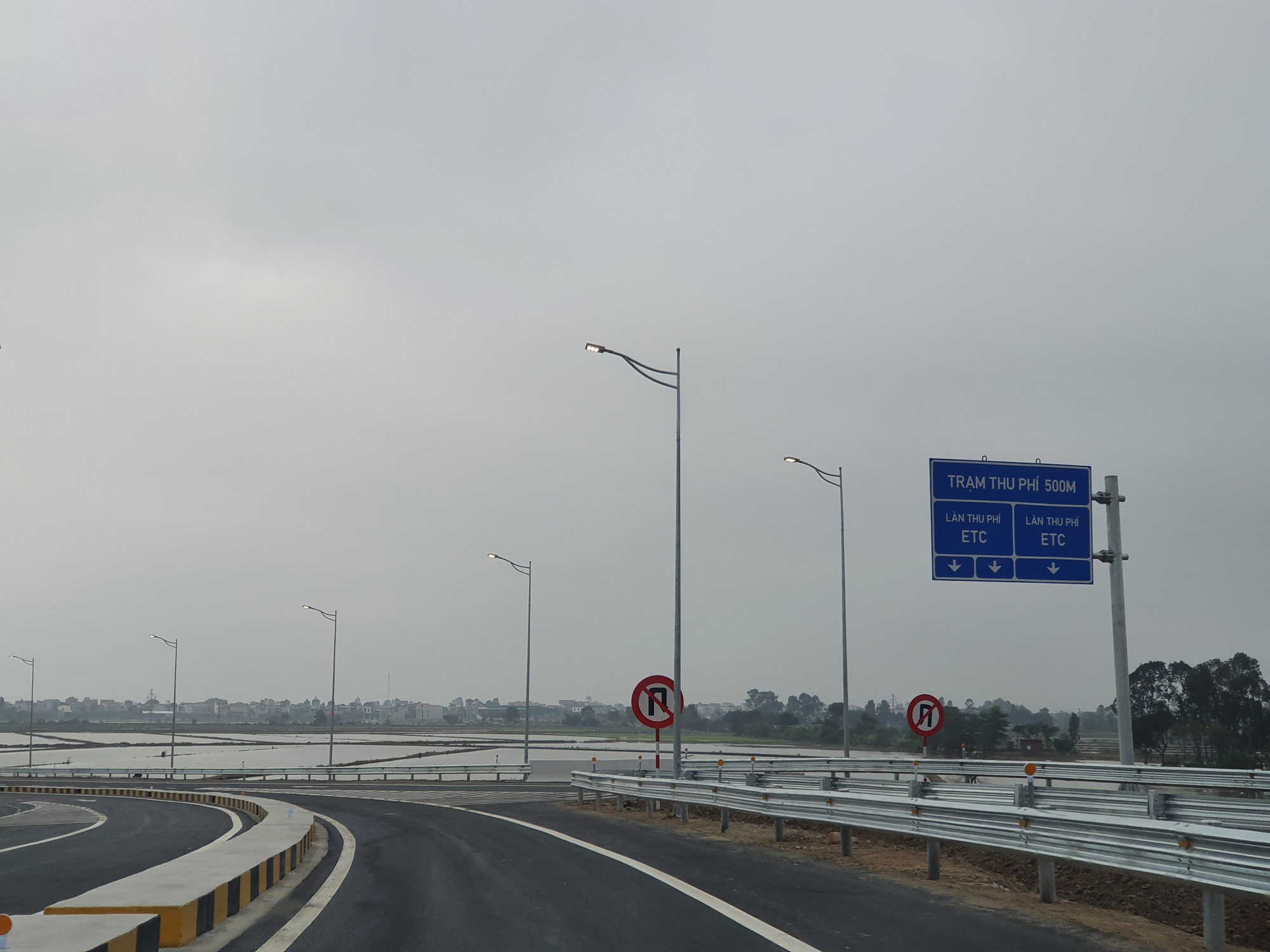 Nút giao kết nối đường tỉnh 392 với cao tốc Hà Nội - Hải Phòng chính thức thông xe - Ảnh 4.