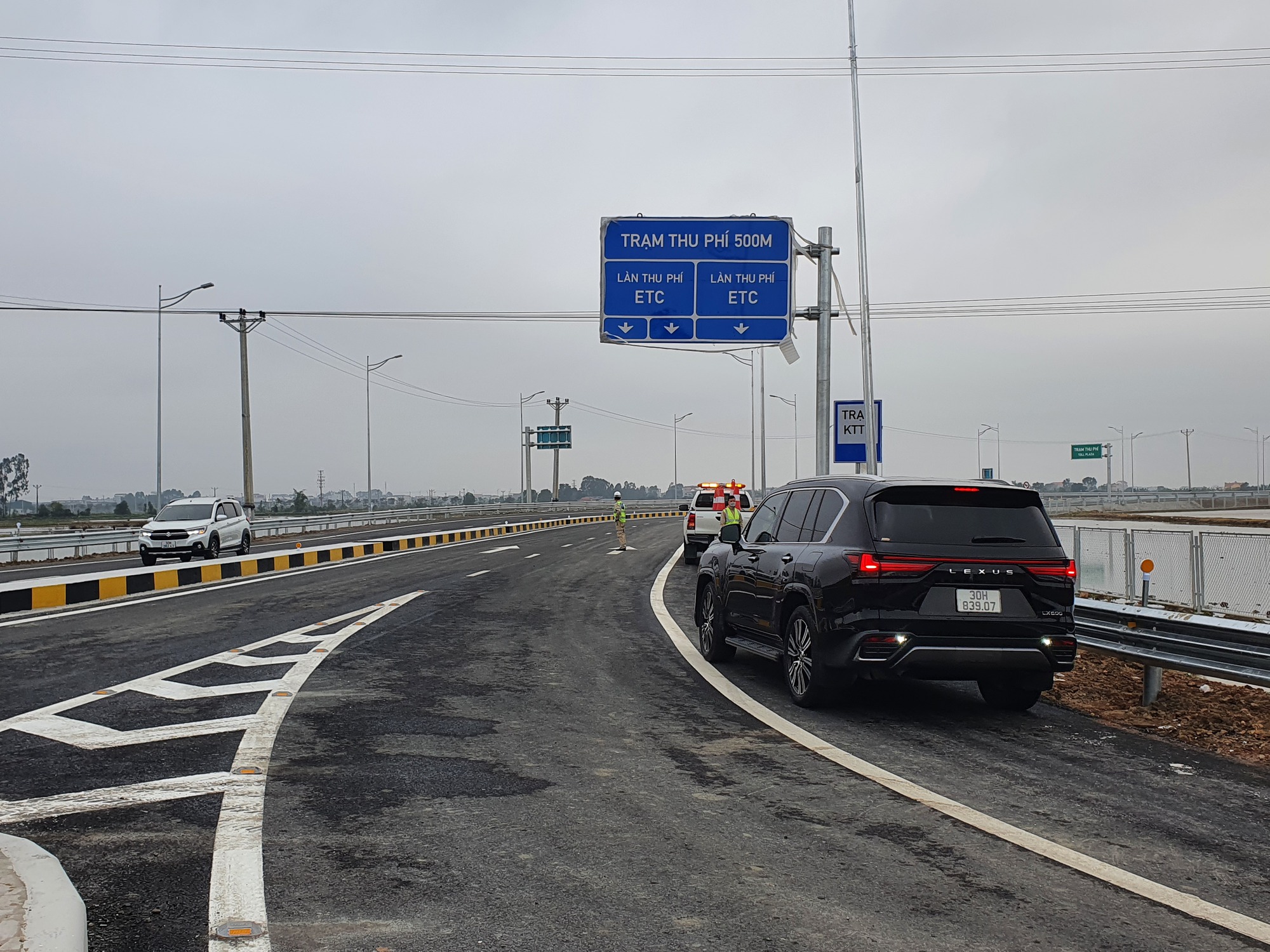 Nút giao kết nối đường tỉnh 392 với cao tốc Hà Nội - Hải Phòng chính thức thông xe - Ảnh 13.