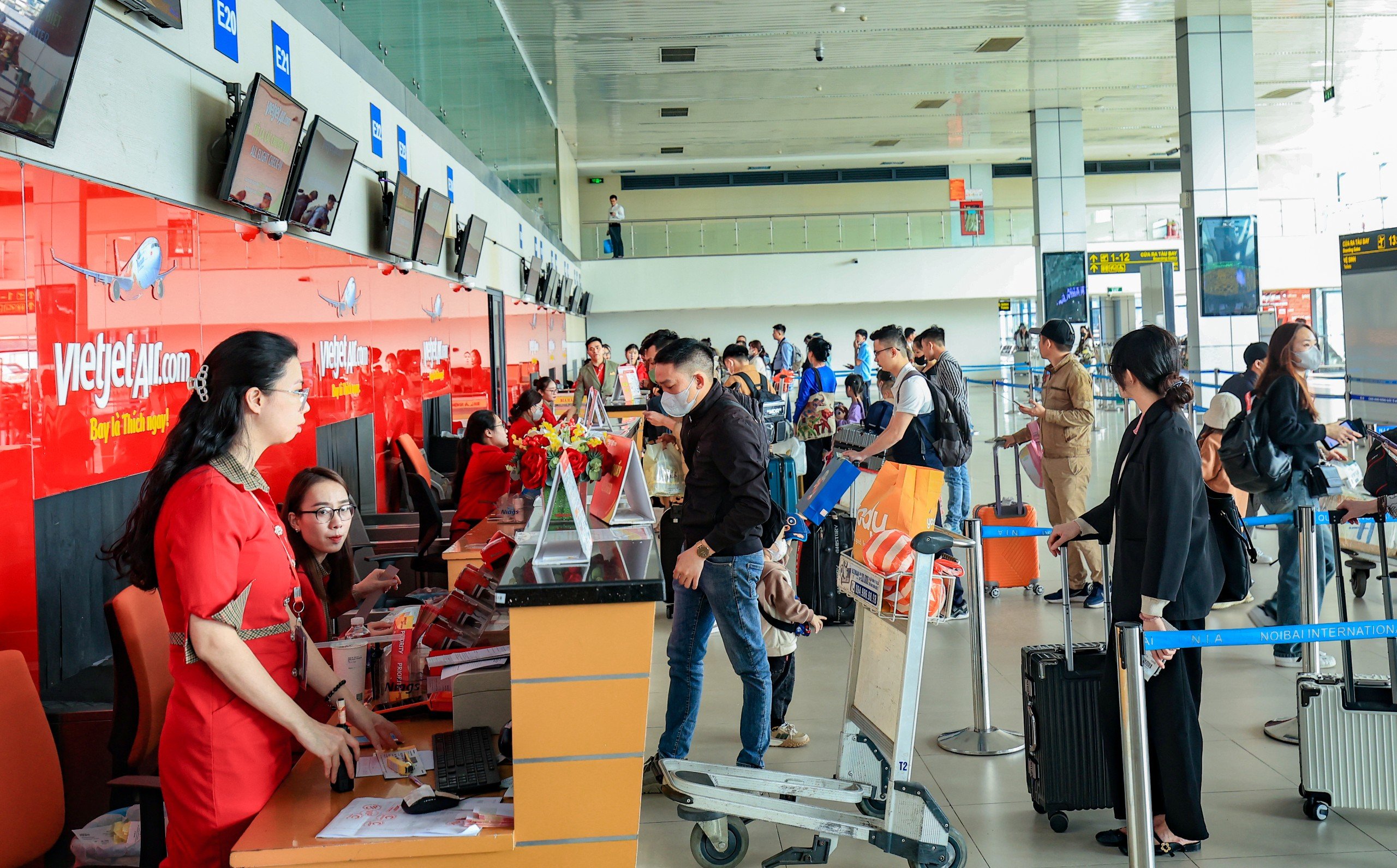 Sân bay Nội Bài sẵn sàng đón cao điểm tết Nguyên đán- Ảnh 3.