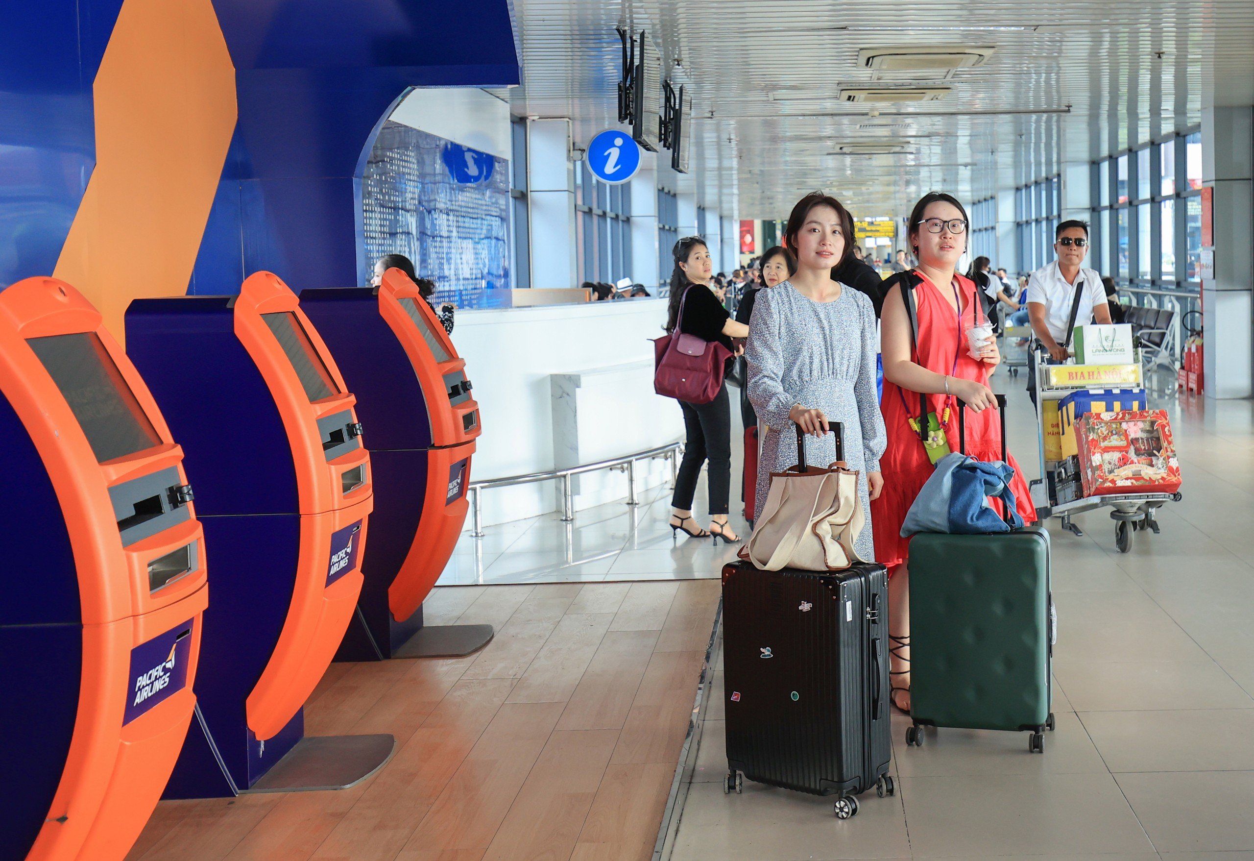 Sân bay Nội Bài sẵn sàng đón cao điểm tết Nguyên đán- Ảnh 6.