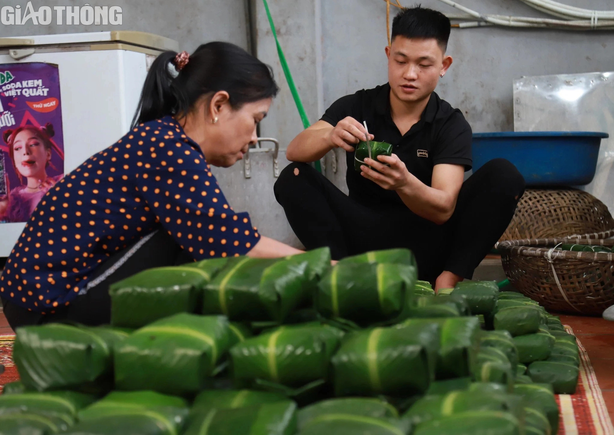 Làng bánh chưng lớn nhất ở Hà Nội tất bật chuẩn bị hàng Tết- Ảnh 3.