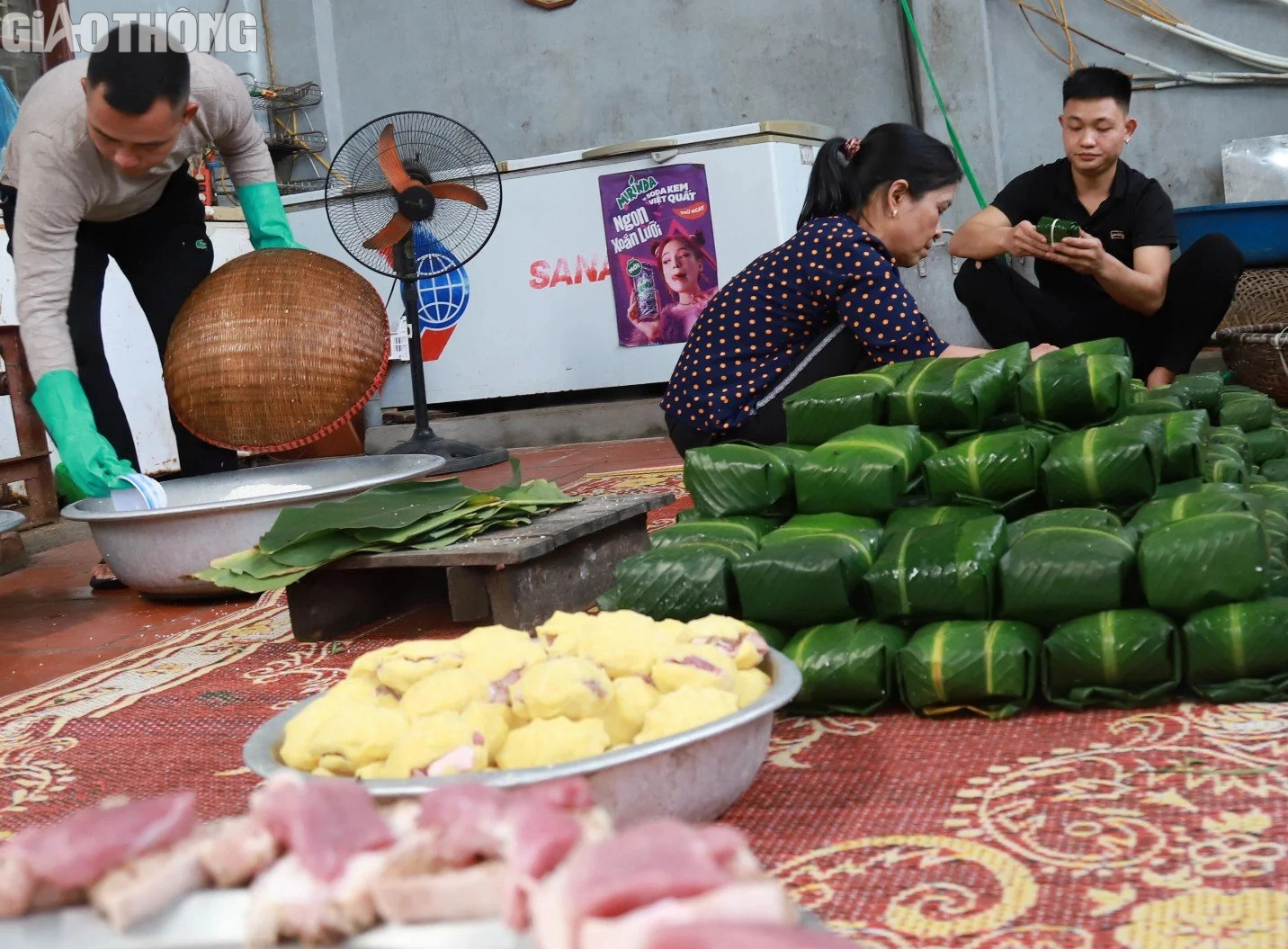 Làng bánh chưng lớn nhất ở Hà Nội tất bật chuẩn bị hàng Tết- Ảnh 10.