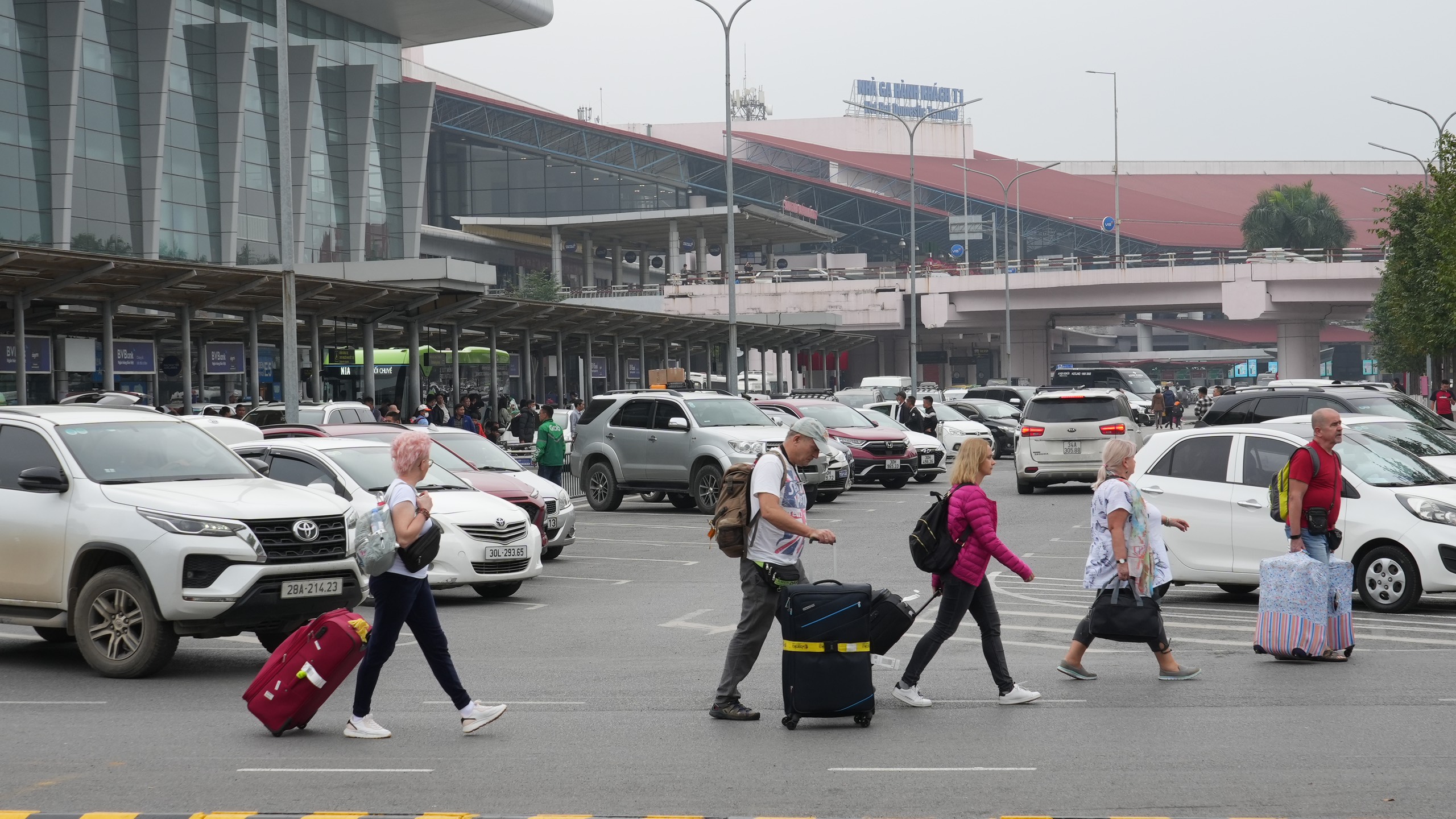 Ngày mai (7/2), sân bay Nội Bài dự kiến đón gần 100 nghìn lượt khách- Ảnh 16.