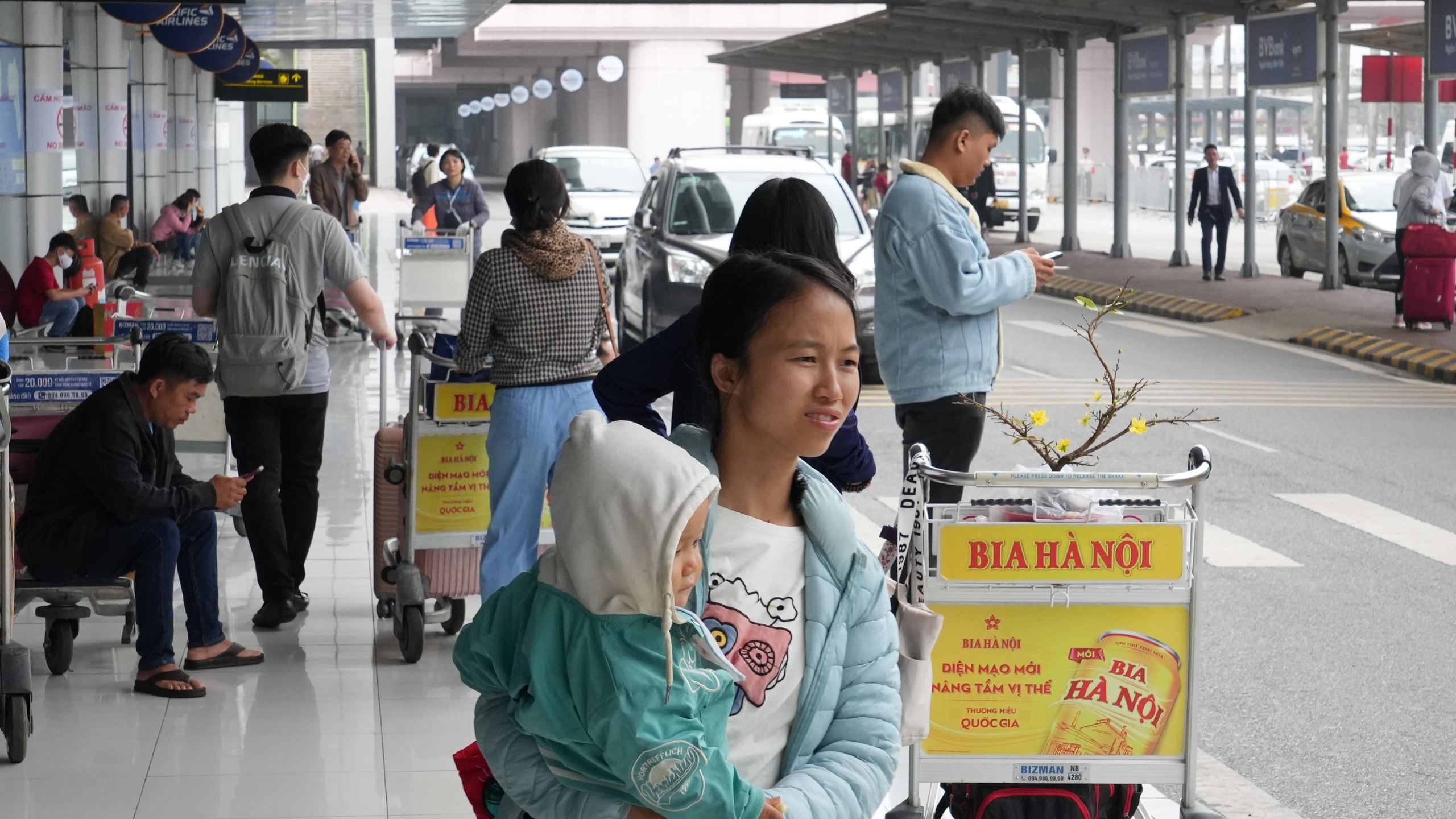 Ngày mai (7/2), sân bay Nội Bài dự kiến đón gần 100 nghìn lượt khách- Ảnh 4.