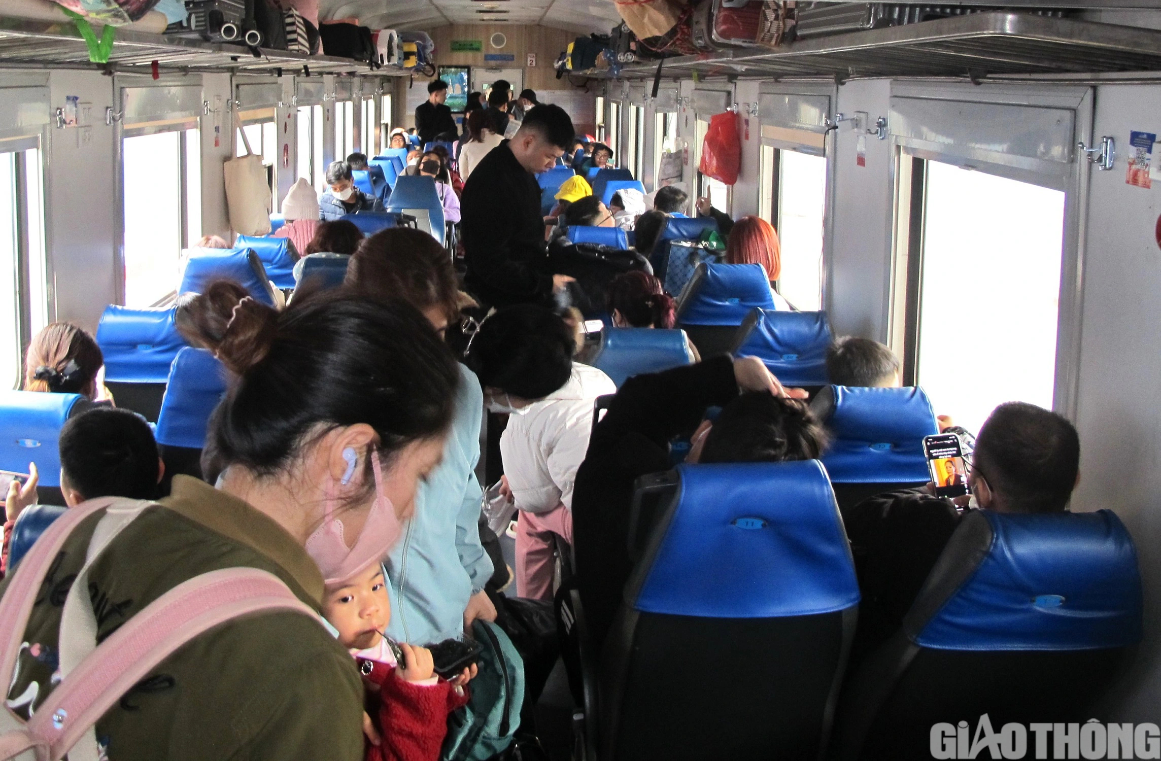 Ga Hà Nội đông nghẹt khách ngày cuối trước kỳ nghỉ Tết- Ảnh 9.