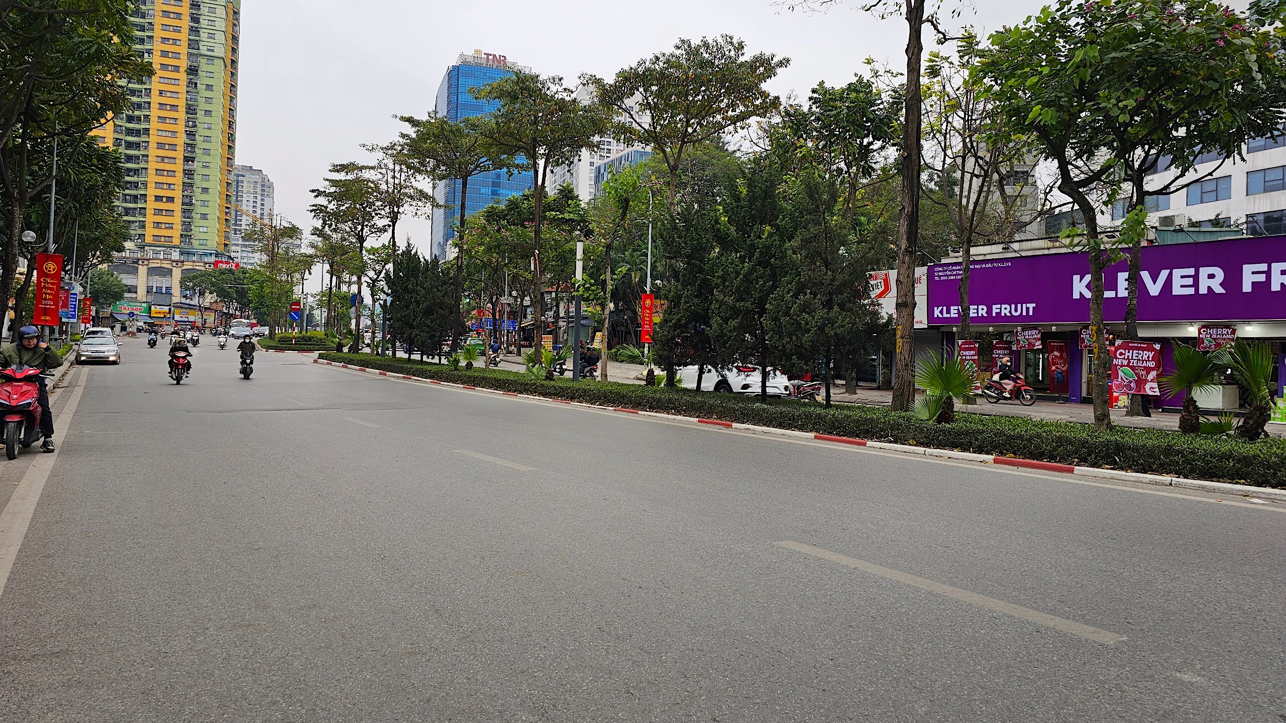 Đường phố Hà Nội vắng lặng ngày 30 Tết- Ảnh 5.
