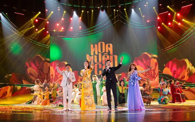 Hoa xuân ca 2024 được nhiều khán giả đánh giá là đại nhạc hội hoành tráng nhất mở màn các chương trình Tết của VTV năm nay. (Ảnh: VTV)