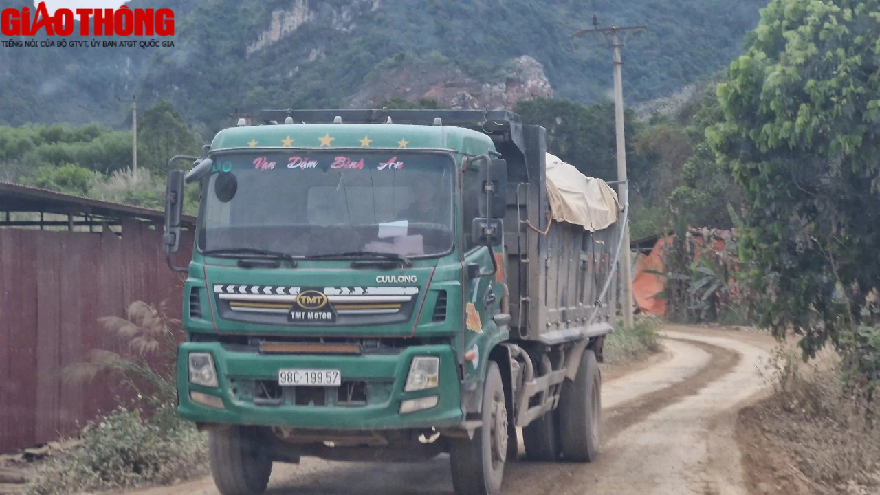Lạng Sơn: Xe chở đá cơi nới thành thùng, chủ doanh nghiệp nói không biết- Ảnh 2.