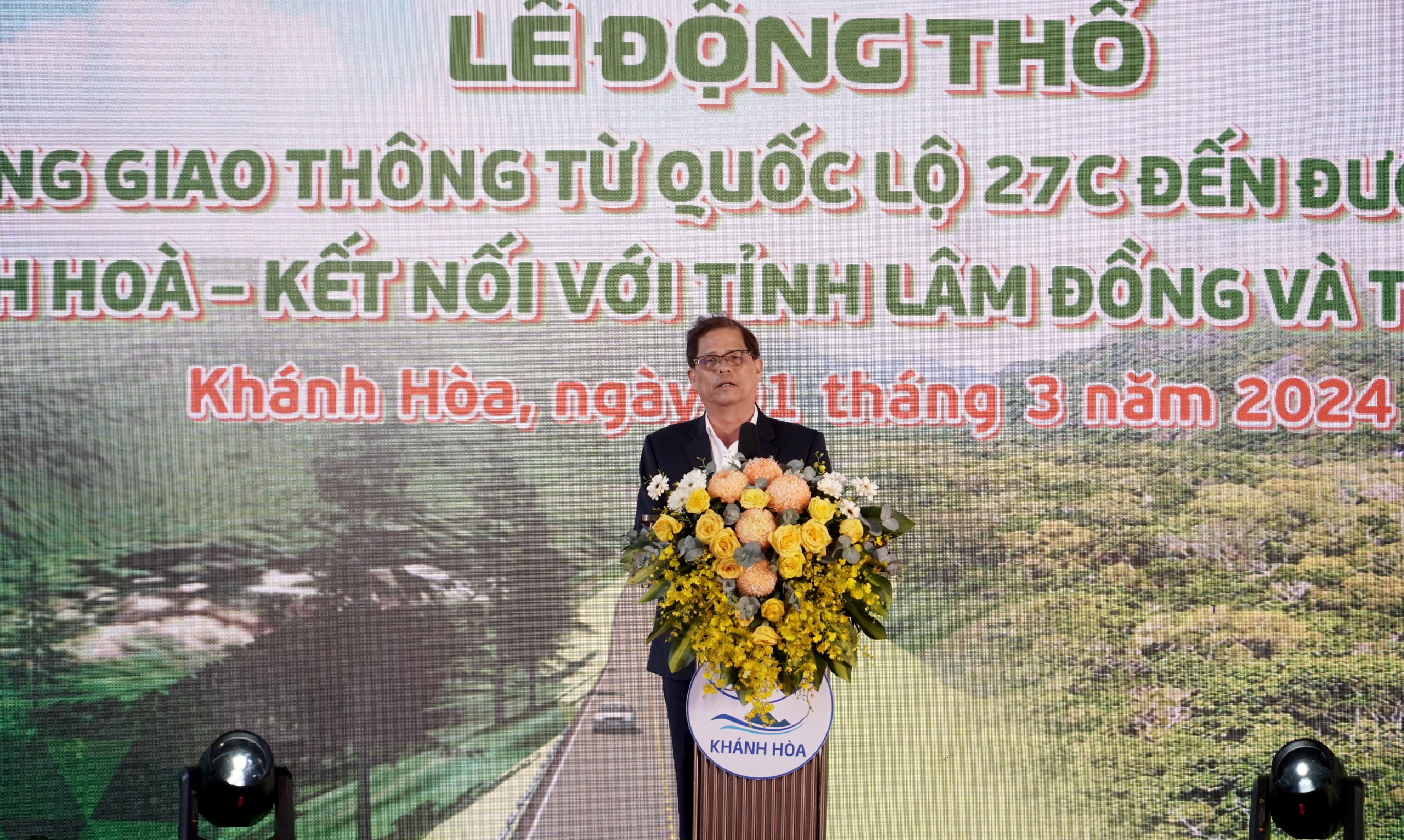 Chủ tịch Quốc hội động thổ dự án đường liên vùng Khánh Hòa - Lâm Đồng - Ninh Thuận- Ảnh 4.