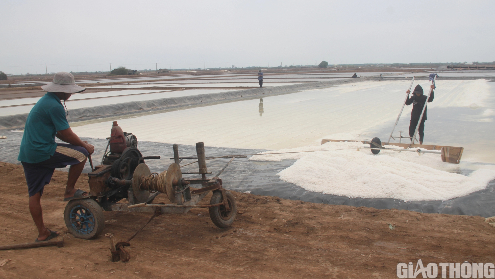 Diêm dân Bạc Liêu khấp khởi hy vọng nghề làm muối phát triển từ 100 tỷ đồng hỗ trợ- Ảnh 5.